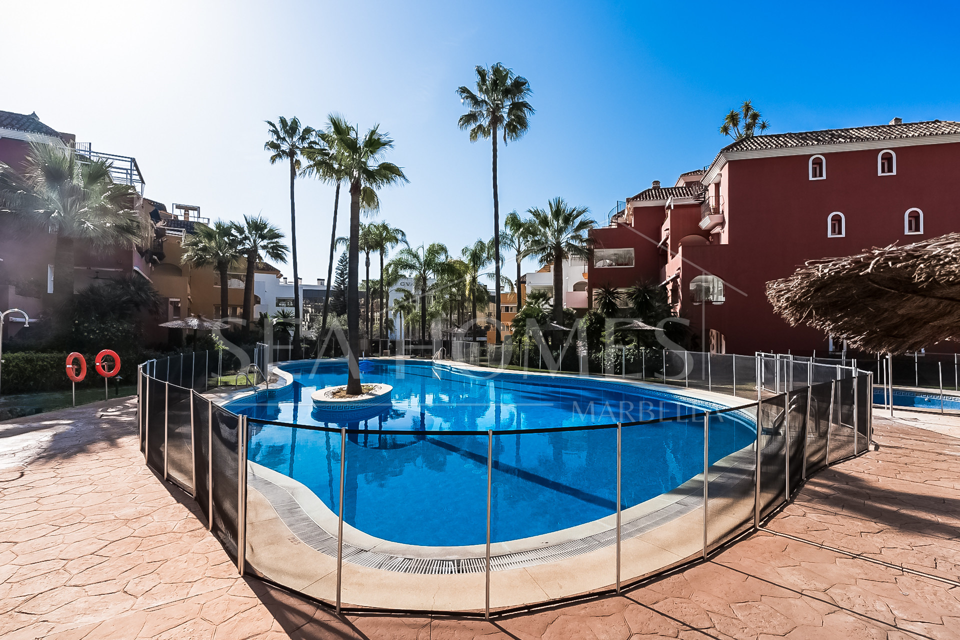 Elegant two bedroom, south-west facing apartment in the gated community El Infantado on Marbella’s Golden Mile