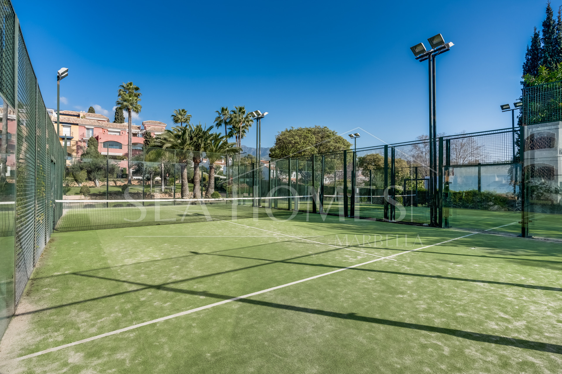 Elegant two bedroom, south-west facing apartment in the gated community El Infantado on Marbella’s Golden Mile