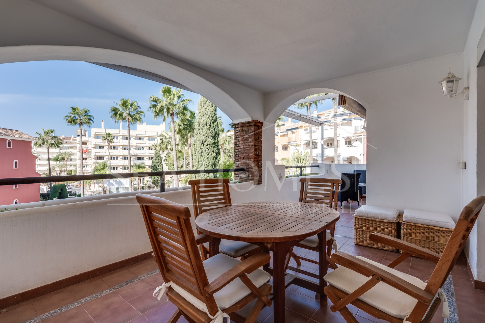 Elegant two bedroom, south-west facing apartment in the gated community El Infantado on Marbella’s Golden Mile