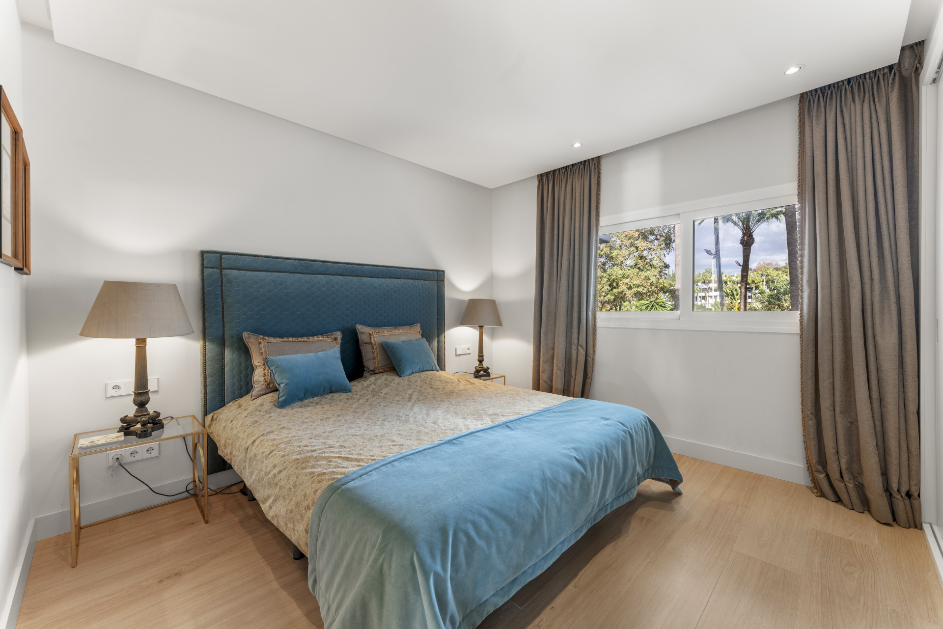 Beautiful three bedroom apartment in Marina Puente Romano, Marbella Golden Mile