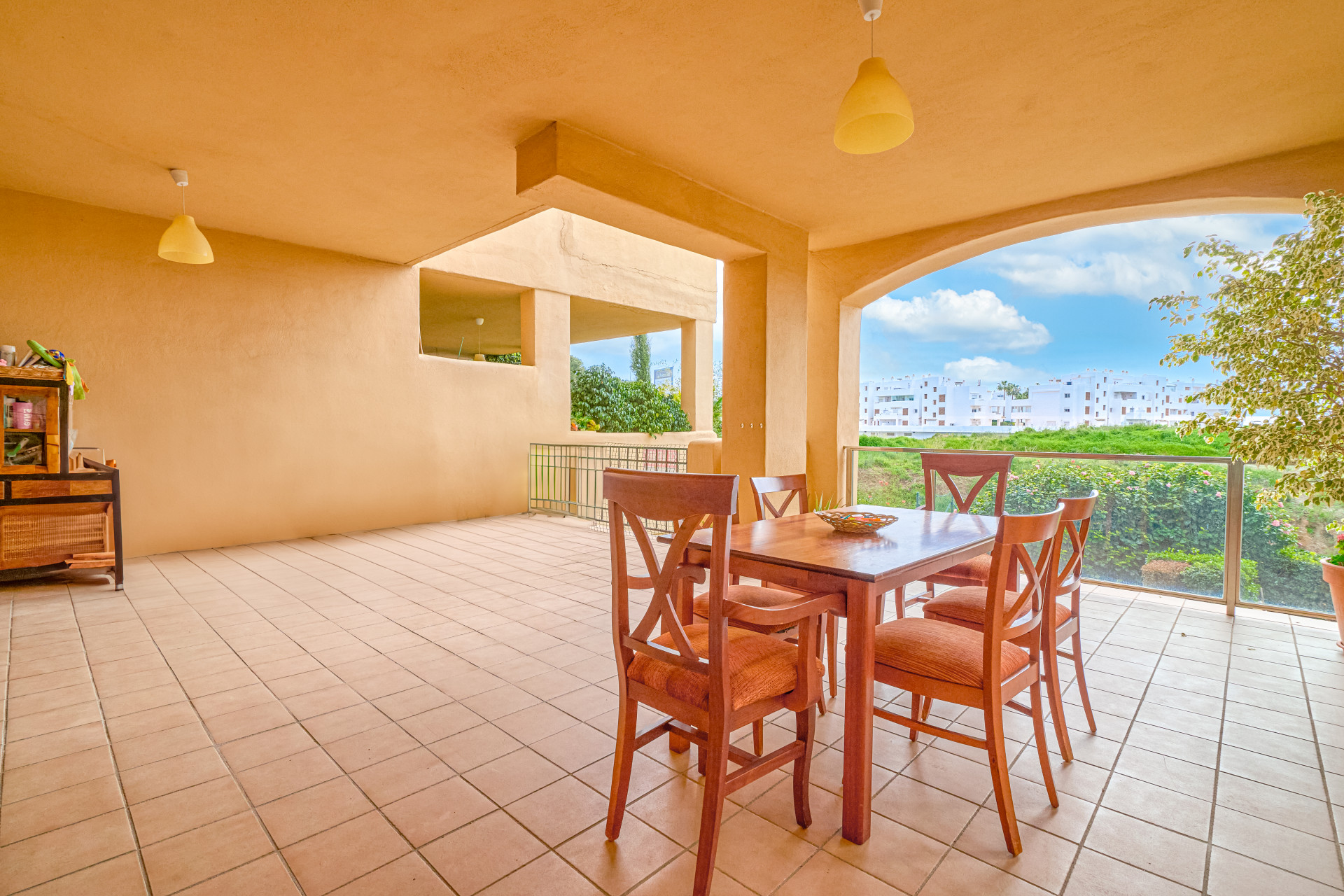 Spacious and bright three bedroom, south facing apartment in the gated community La Resina Golf, Estepona