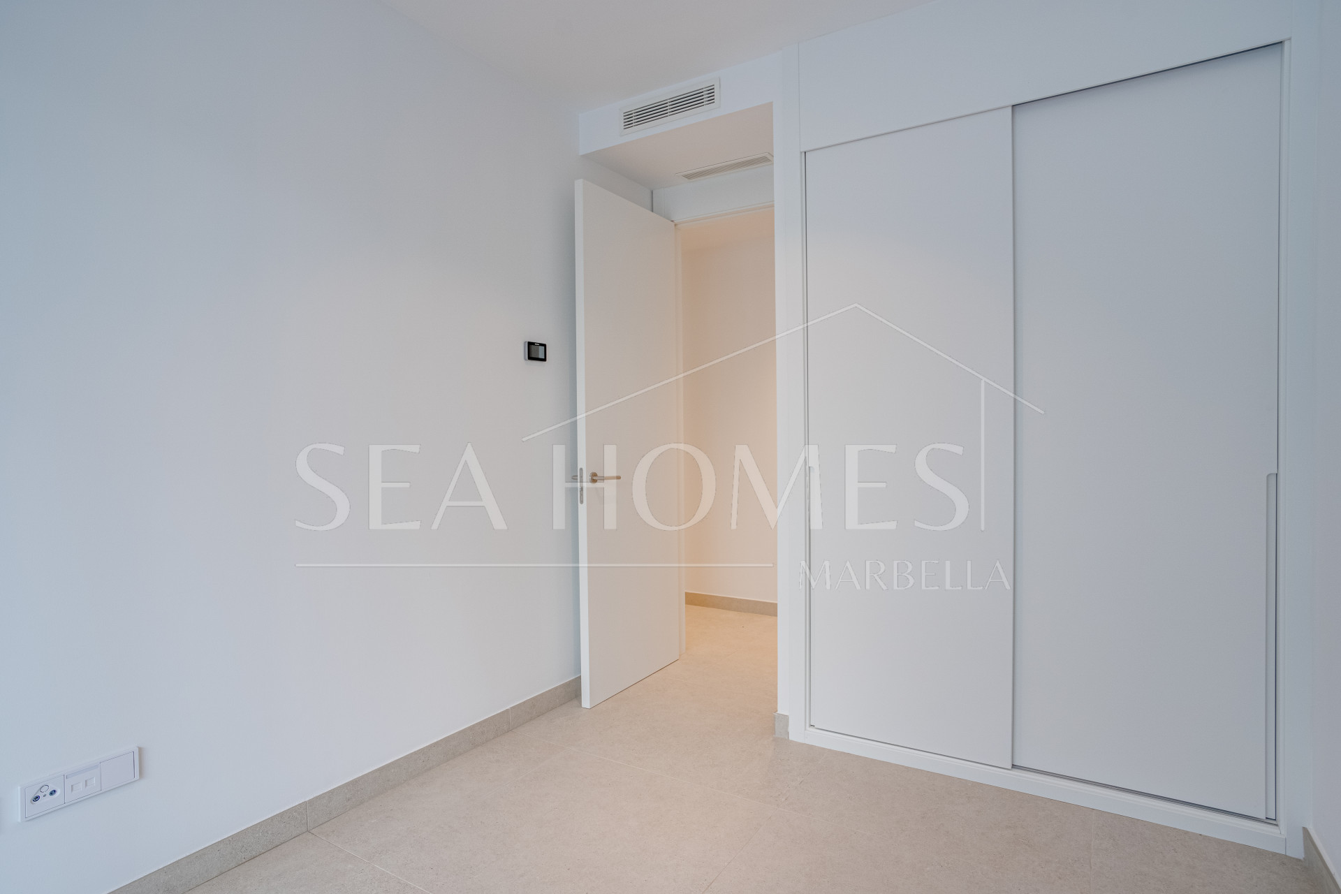Exclusive new two bedroom apartment in Marbella Sunset, located in Cabopino with stunning sea views