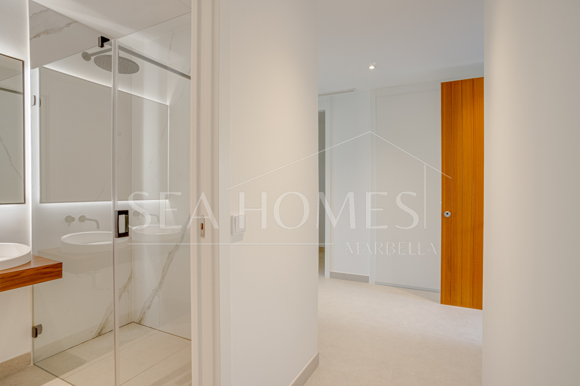 Exclusive new two bedroom apartment in Marbella Sunset, located in Cabopino with stunning sea views