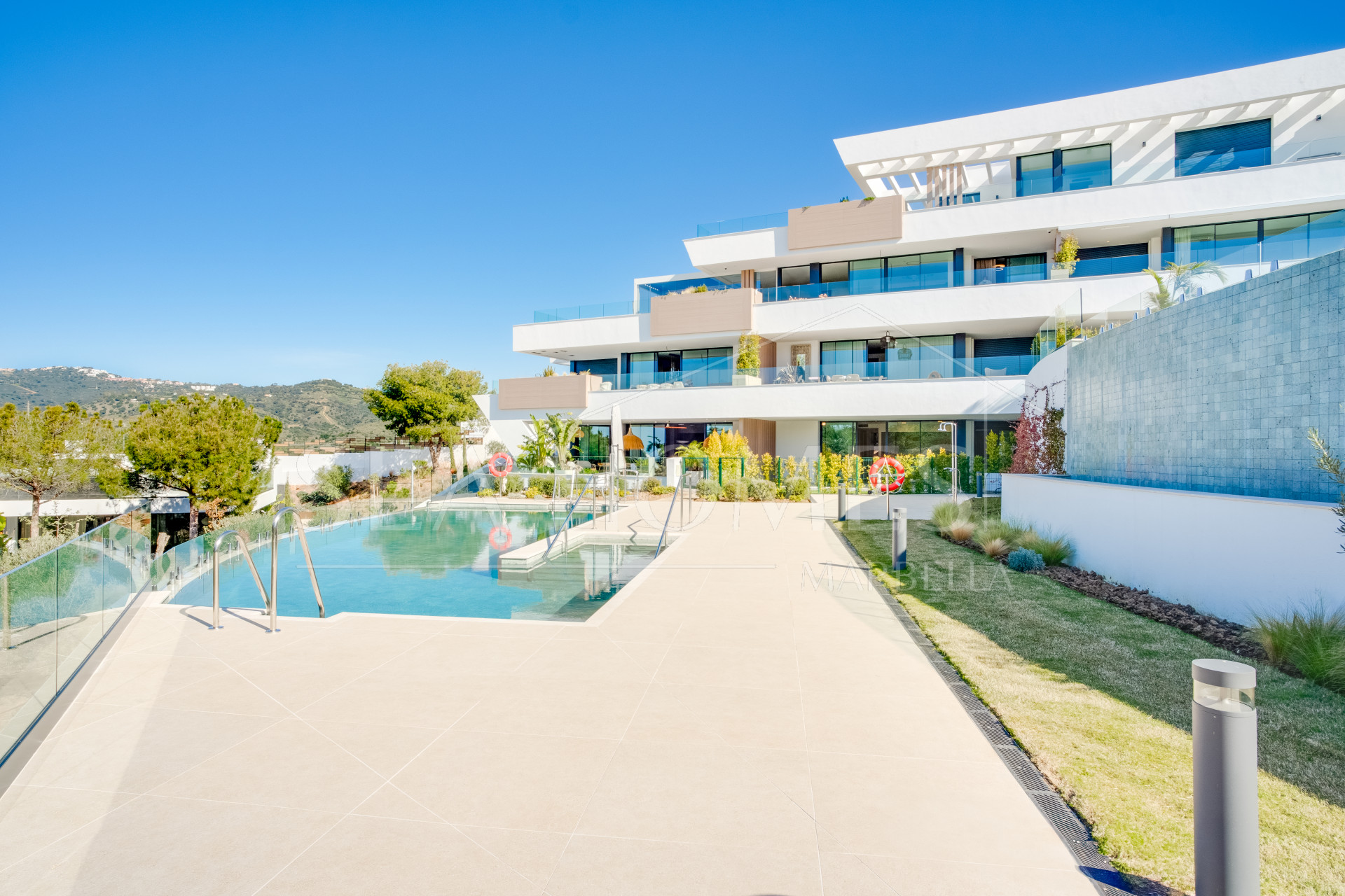 Exclusive new two bedroom apartment in Marbella Sunset, located in Cabopino with stunning sea views