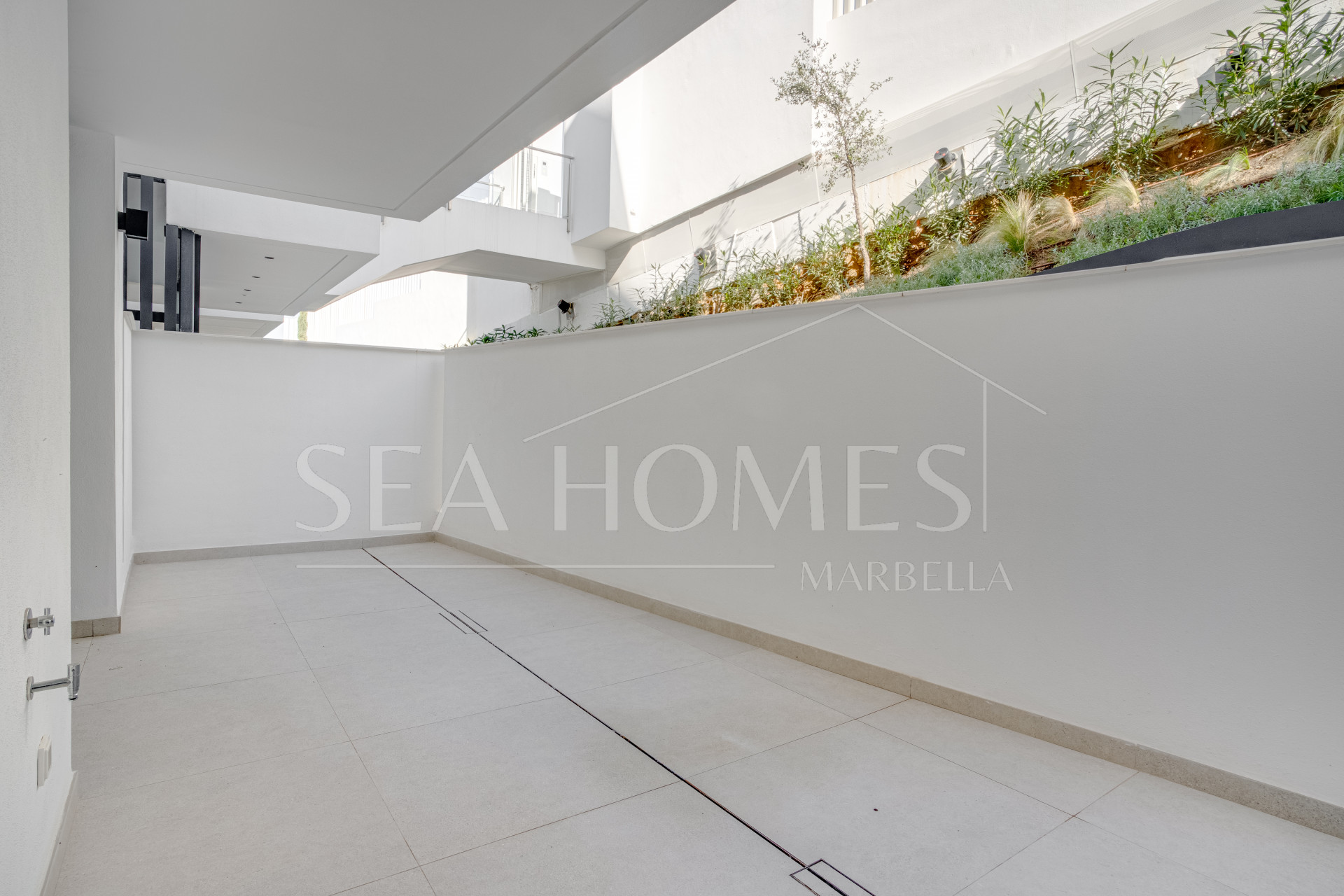 Exclusive new two bedroom apartment in Marbella Sunset, located in Cabopino with stunning sea views