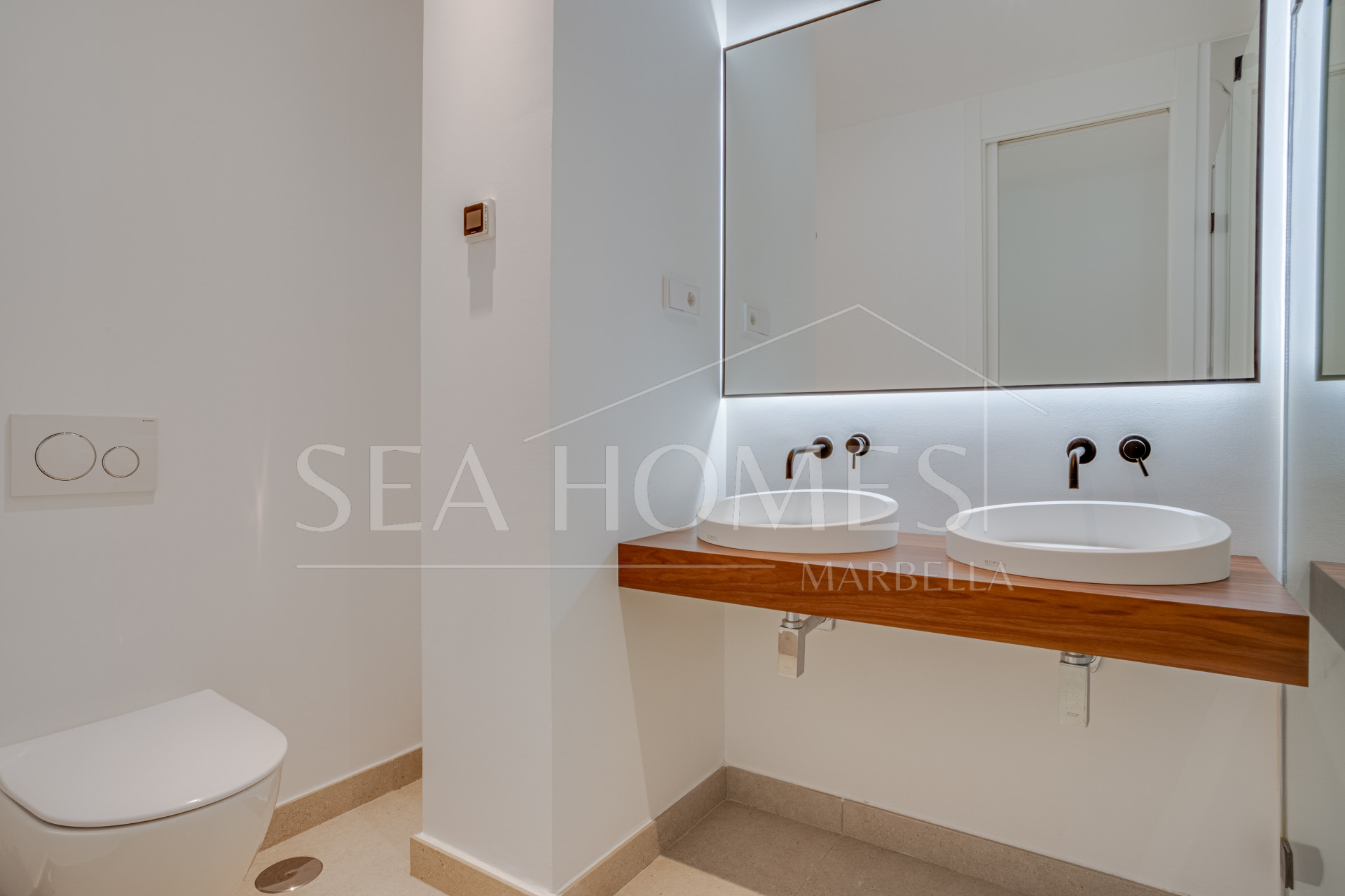 Exclusive new two bedroom apartment in Marbella Sunset, located in Cabopino with stunning sea views