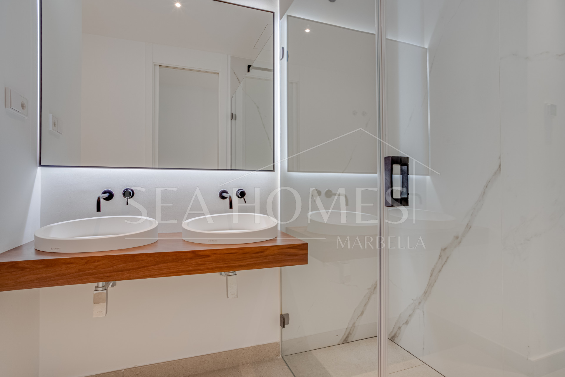 Exclusive new two bedroom apartment in Marbella Sunset, located in Cabopino with stunning sea views