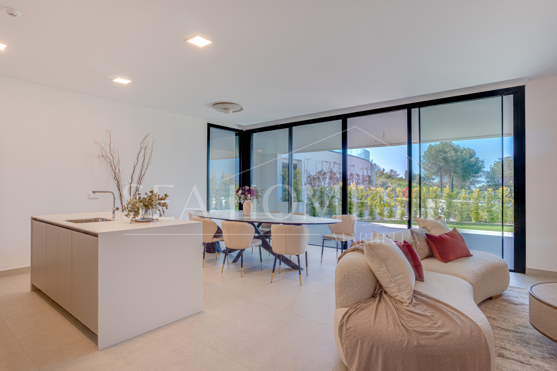 Exclusive new two bedroom apartment in Marbella Sunset, located in Cabopino with stunning sea views