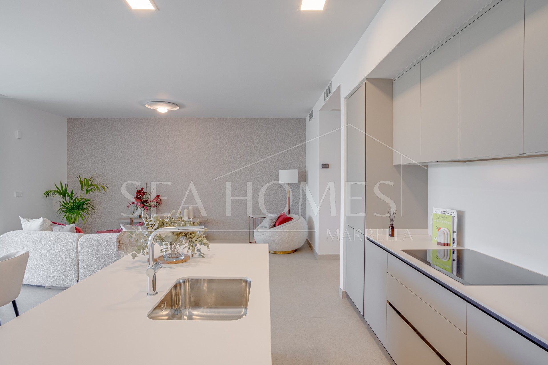 Exclusive new two bedroom apartment in Marbella Sunset, located in Cabopino with stunning sea views