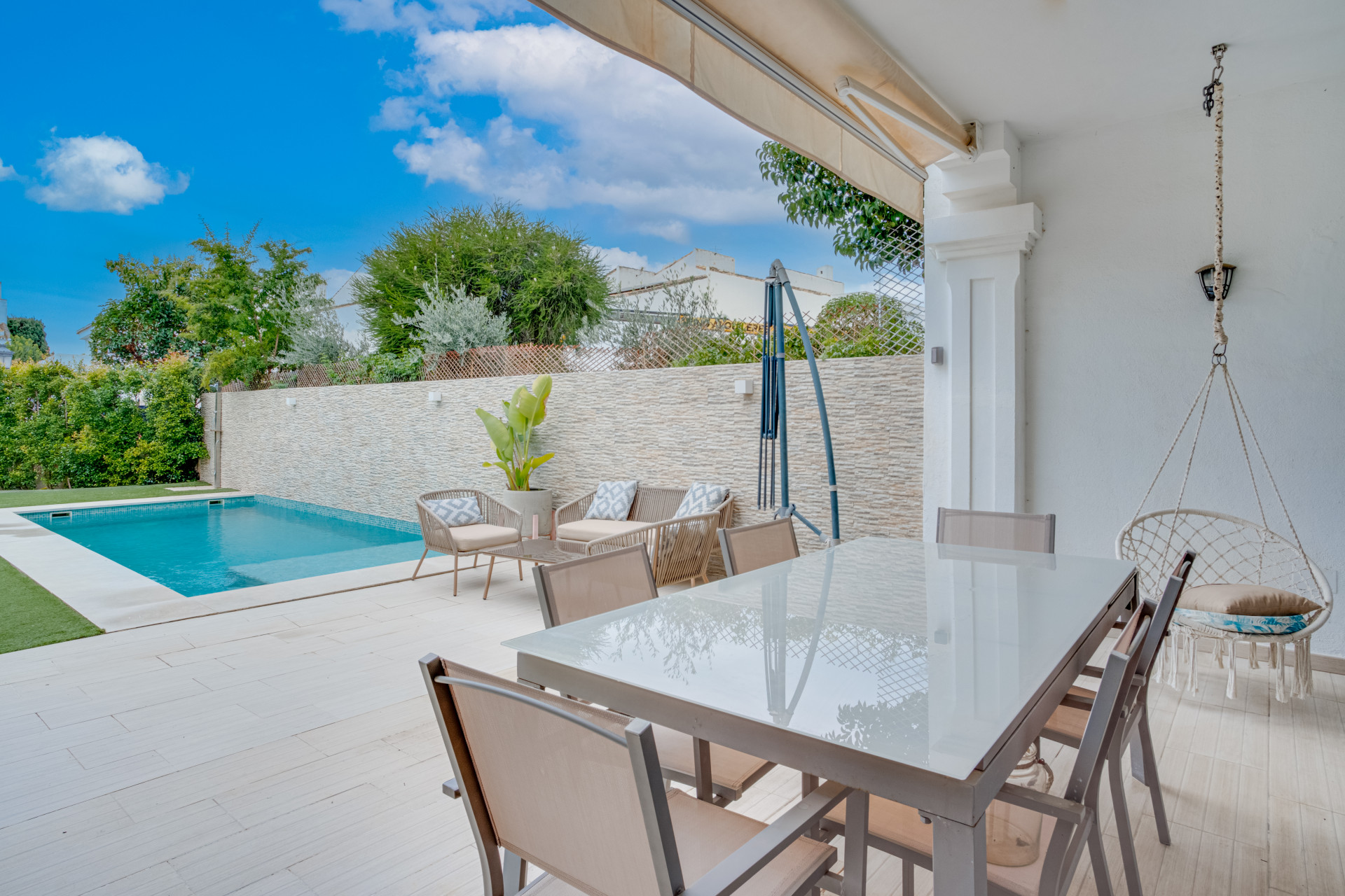 Stunning, renovated south-west facing three-bedroom townhouse in San Pedro, Marbella.