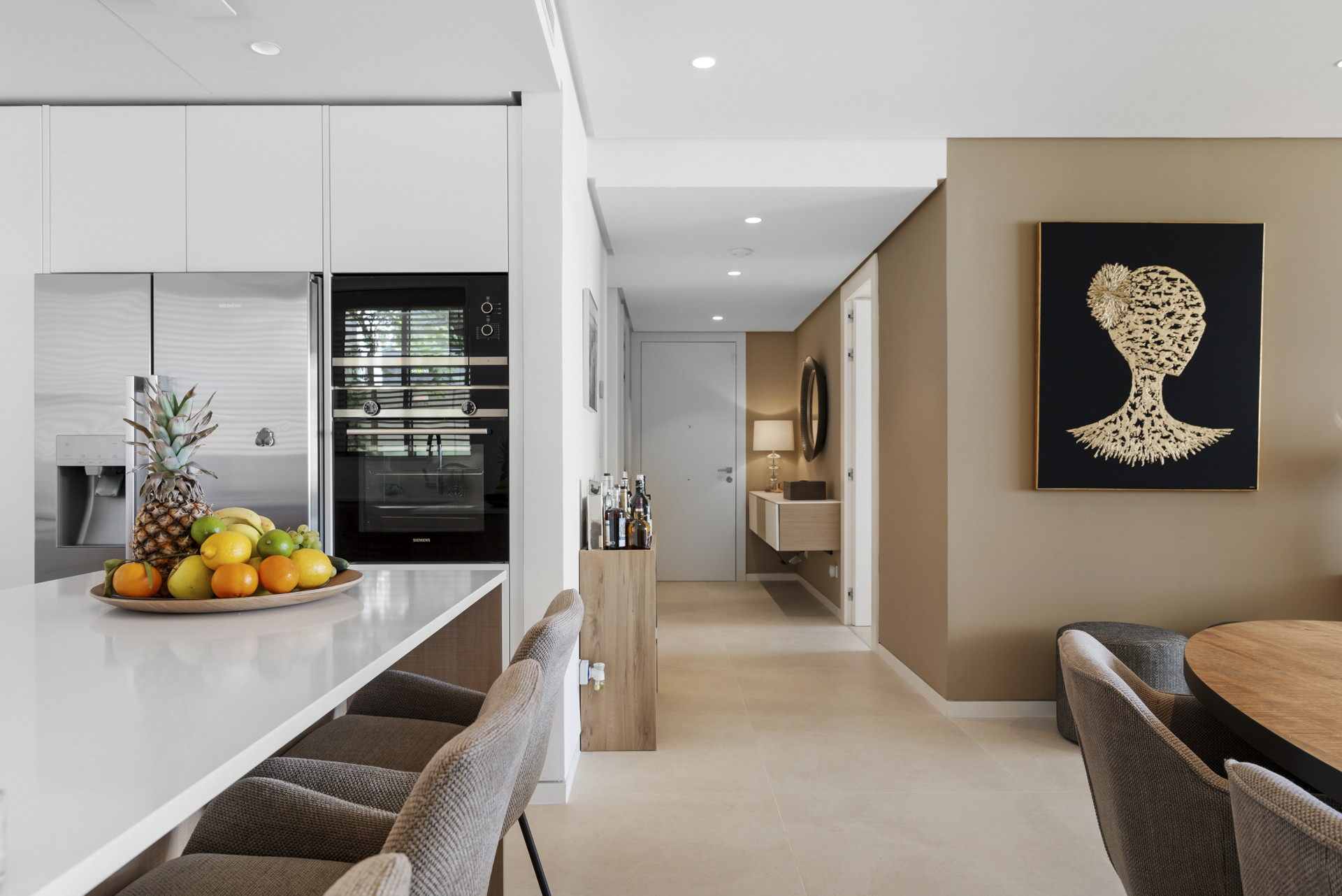 Stunning three bedroom apartment located in the beautiful community of Palo Alto