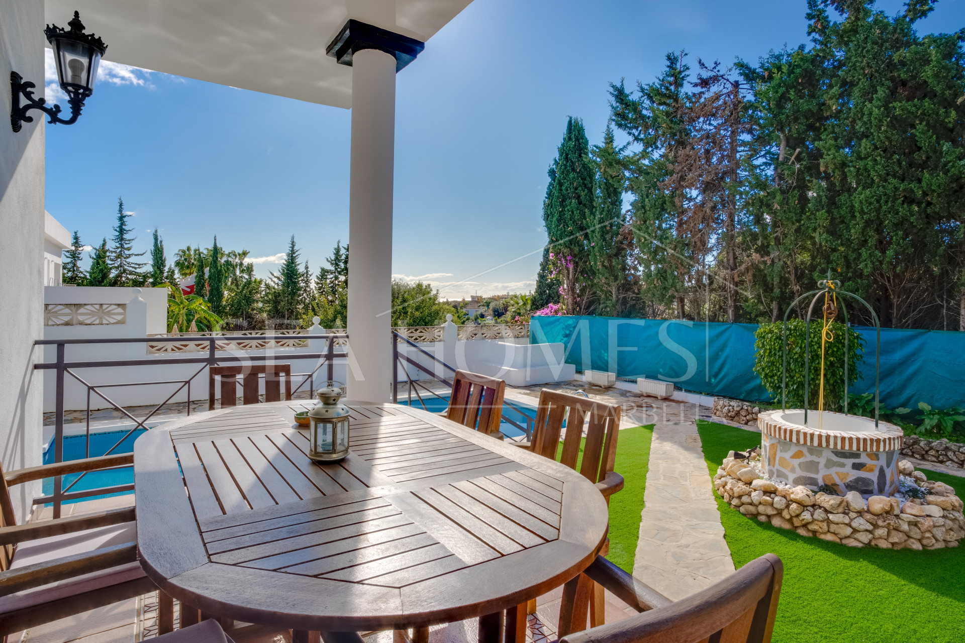 Spacious five-Bedroom Villa in Xarblanca, Marbella with sea views