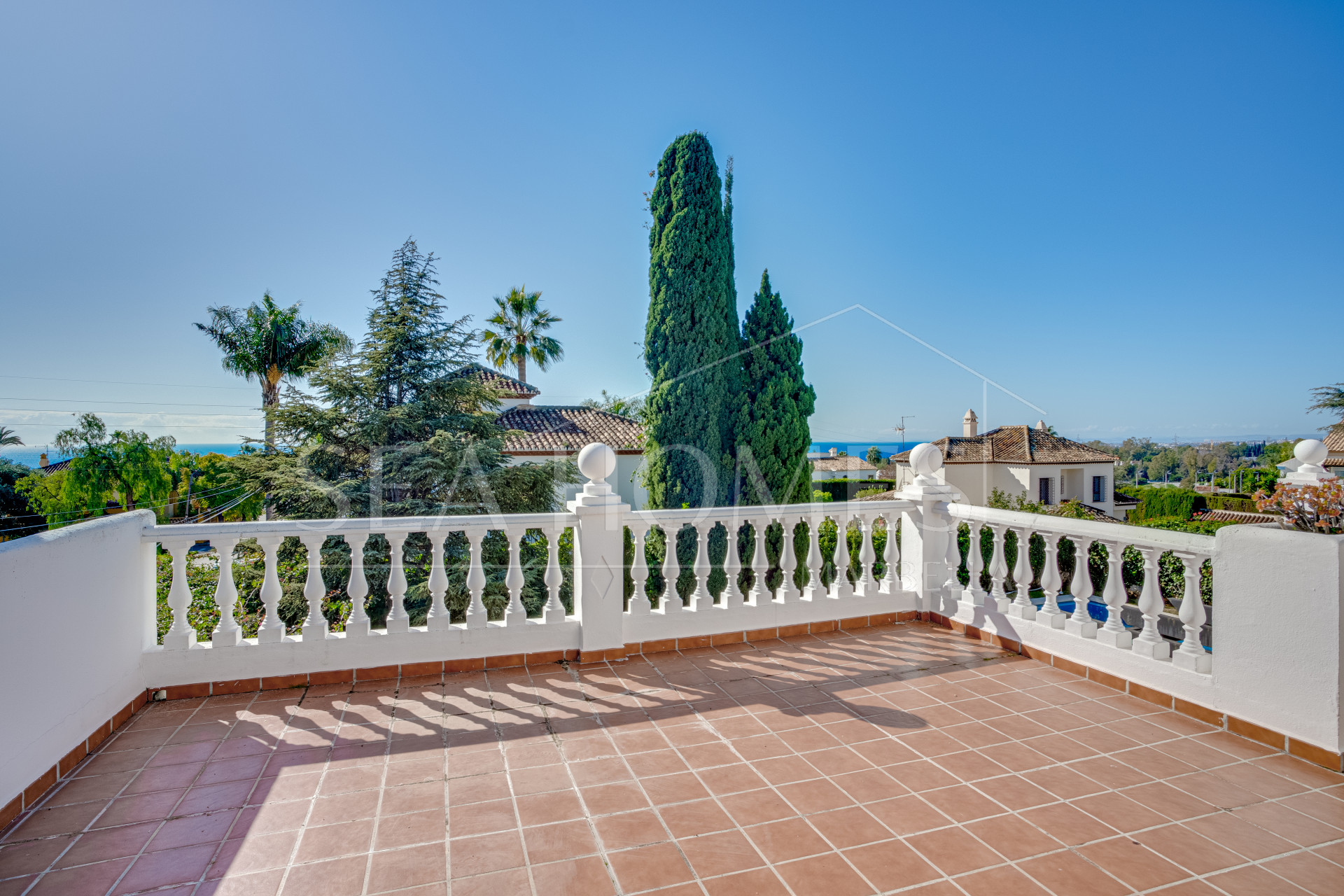 Spacious south facing six-bedroom villa in Marbella, with sea views