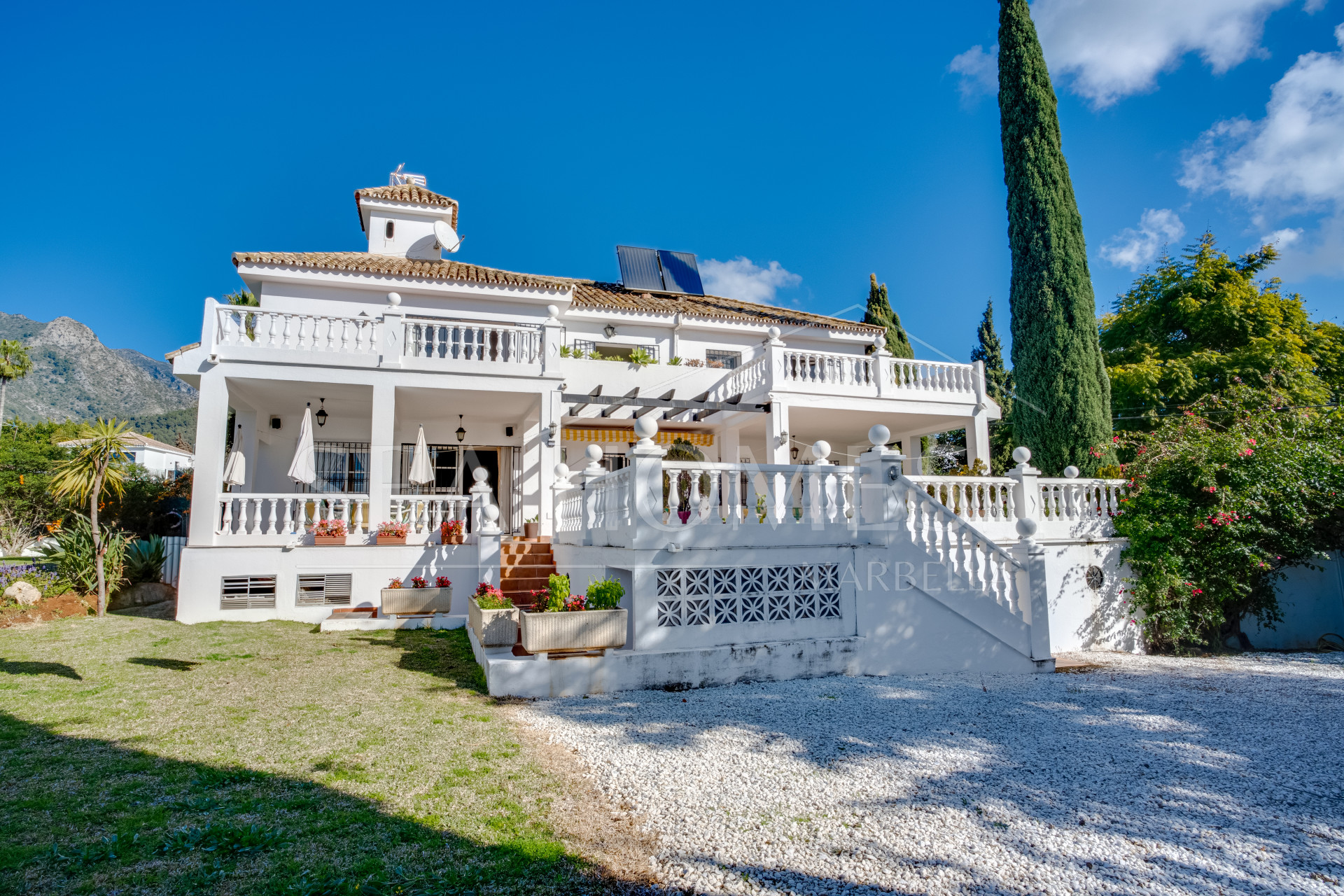 Spacious south facing six-bedroom villa in Marbella, with sea views