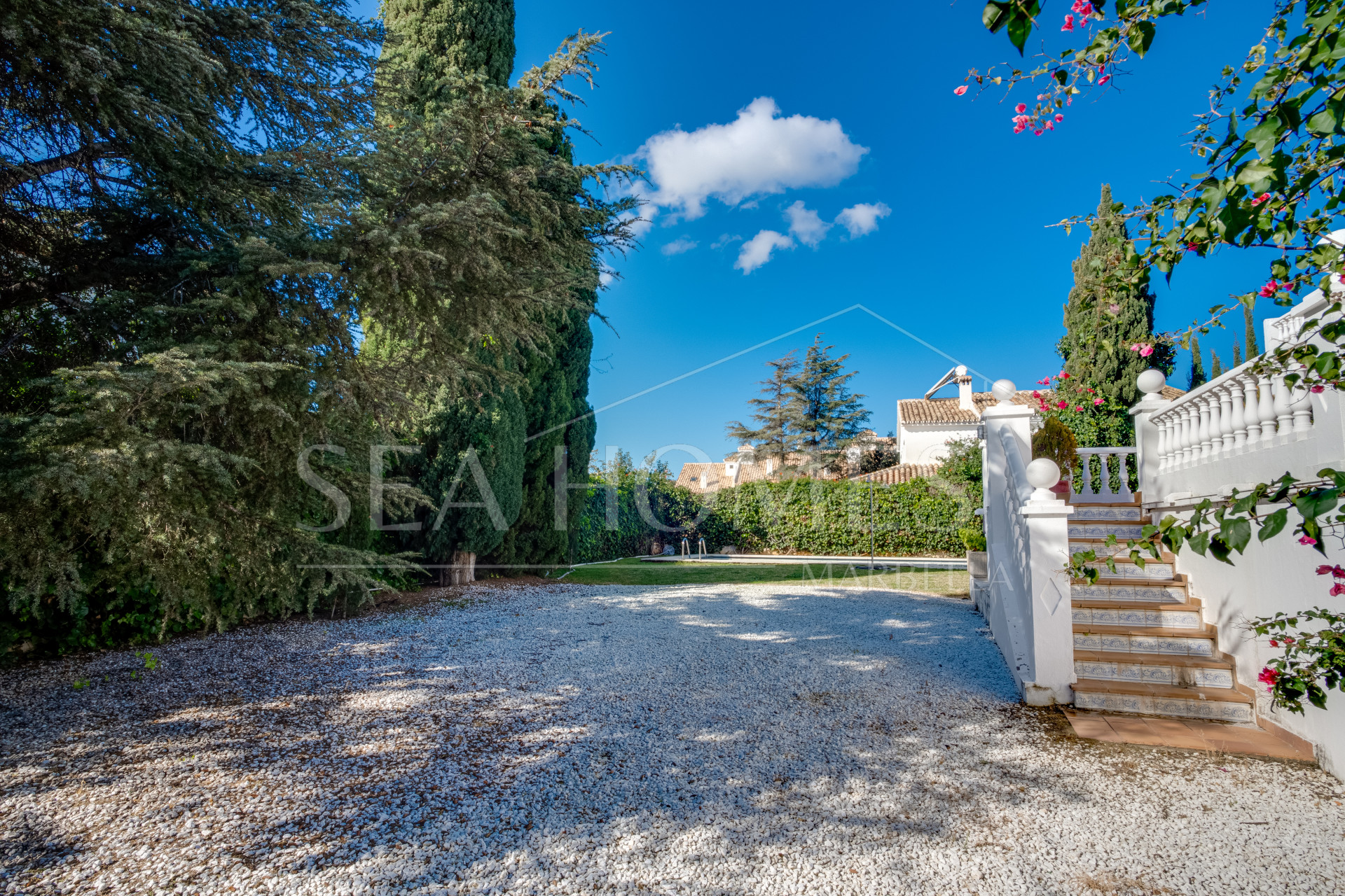 Spacious south facing six-bedroom villa in Marbella, with sea views