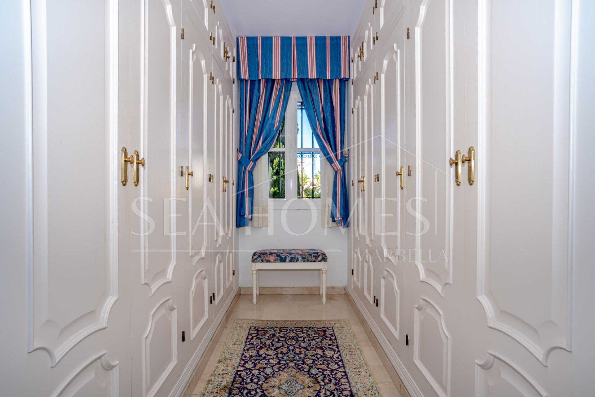 Spacious south facing six-bedroom villa in Marbella, with sea views