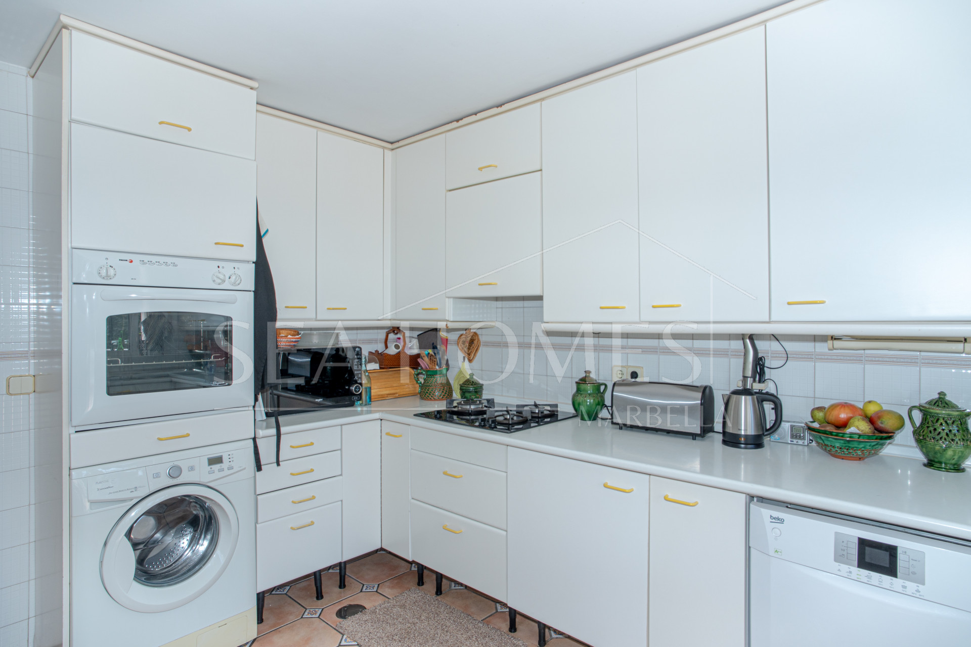 Spacious south facing six-bedroom villa in Marbella, with sea views