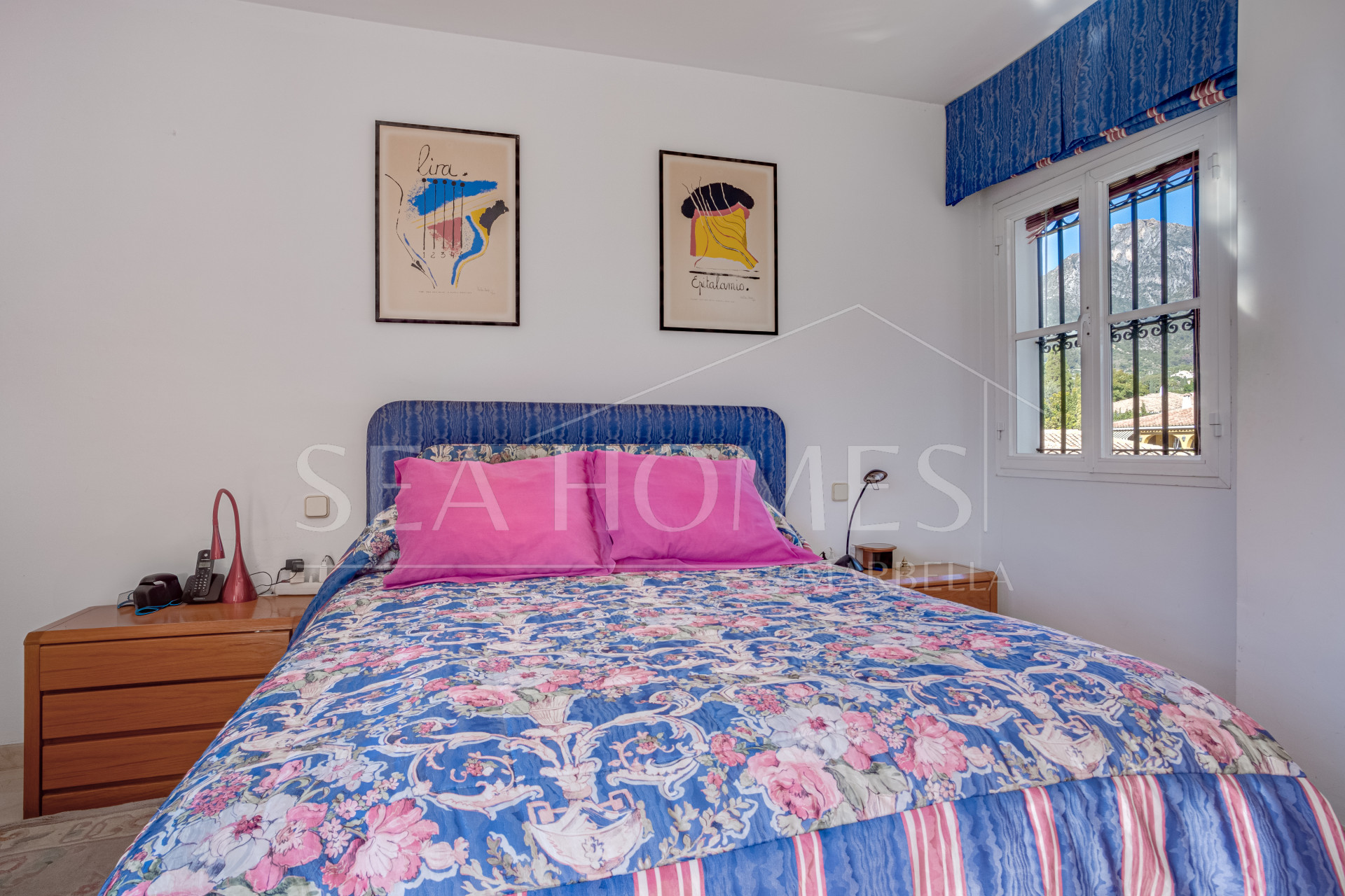 Spacious south facing six-bedroom villa in Marbella, with sea views