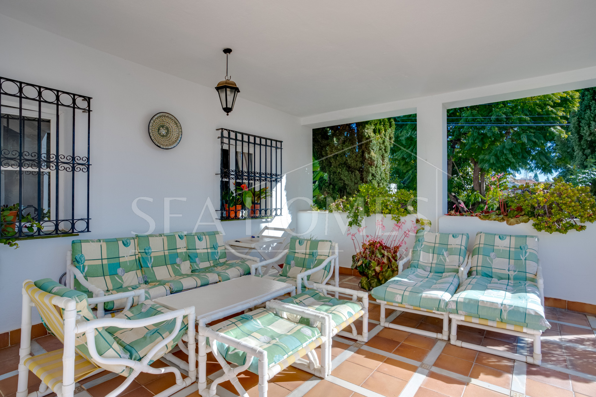 Spacious south facing six-bedroom villa in Marbella, with sea views