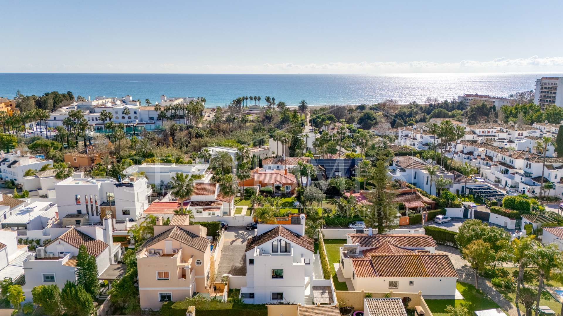 Stunning four bedroom, beachside contemporary style Villa located in Costalita, Estepona