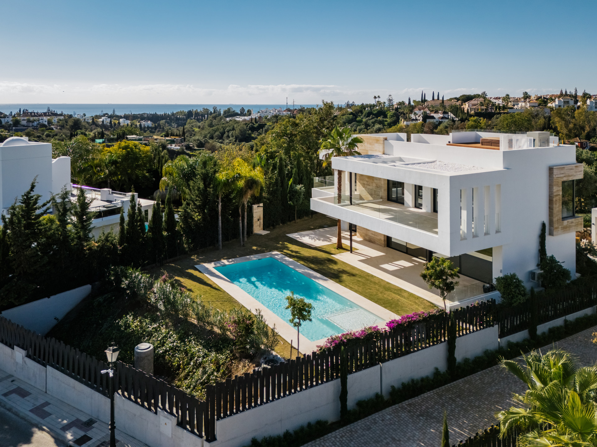 Exquisite five bedroom villa with panoramic views in Lomas del Virrey, Marbella Golden Mile