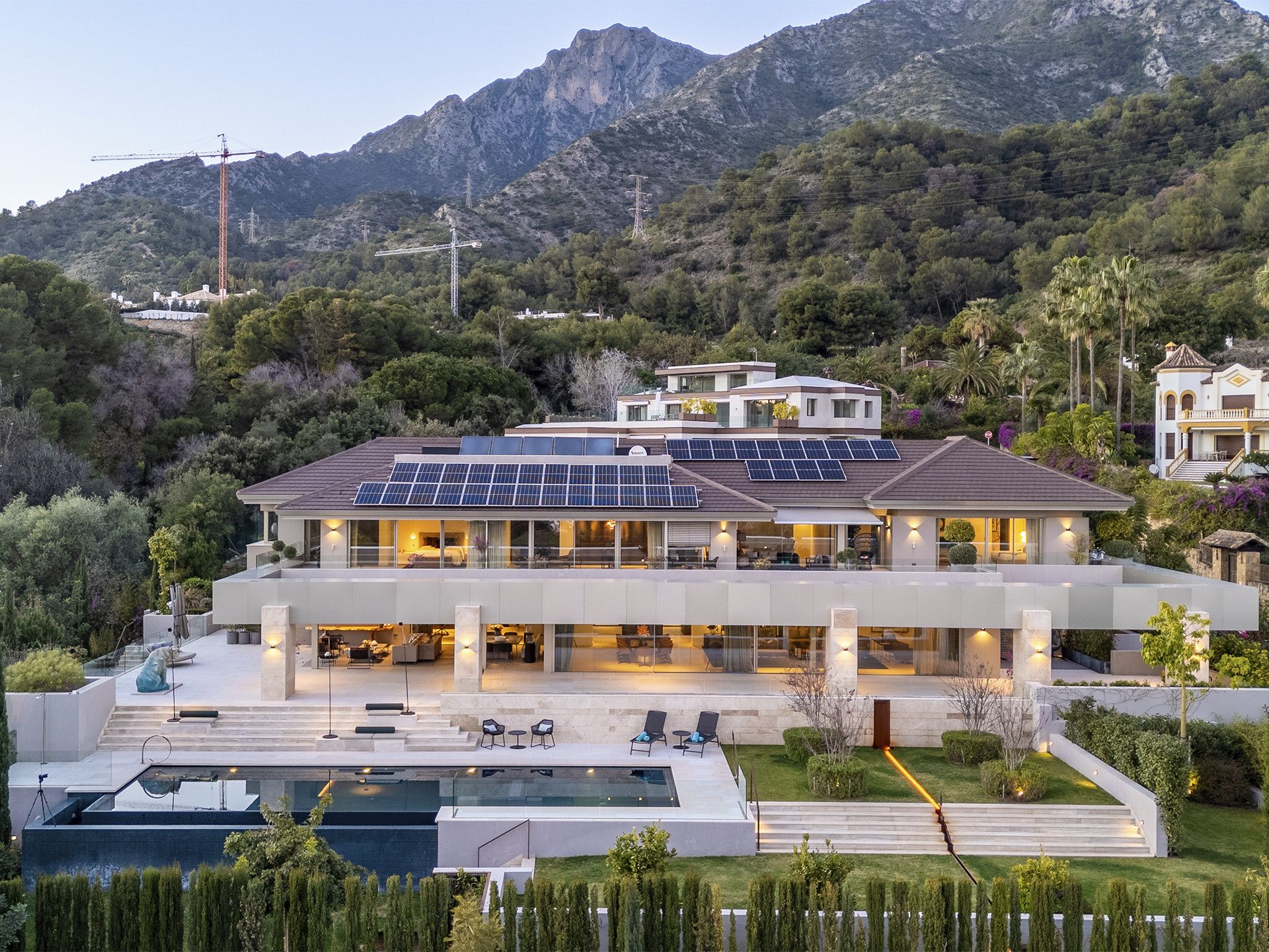 Exceptional five bedroom villa located in the gated community of Cascada de Camojan, Marbella Golden Mile