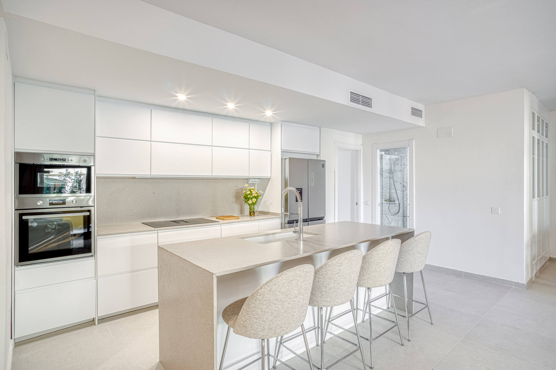 Newly renovated four bedroom, three bathroom apartment located in Los Almendros, San Pedro