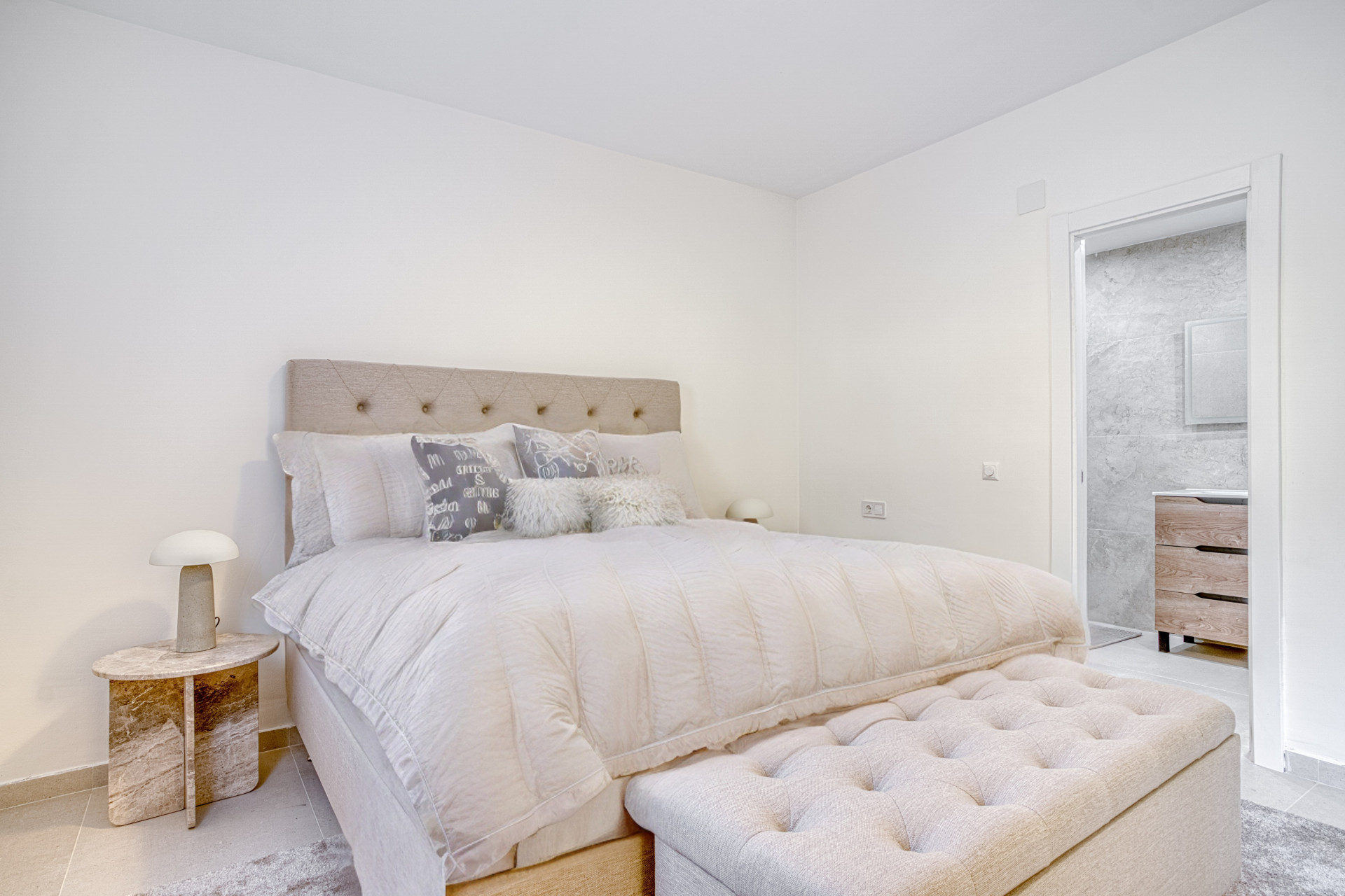 Newly renovated four bedroom, three bathroom apartment located in Los Almendros, San Pedro