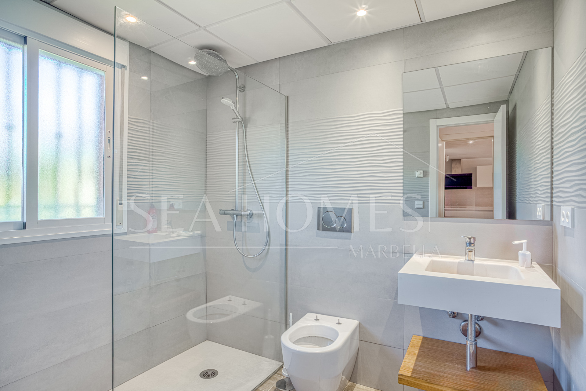 Incredible four bedroom, south west facing townhouse in the gated community, Paraiso Bellevue