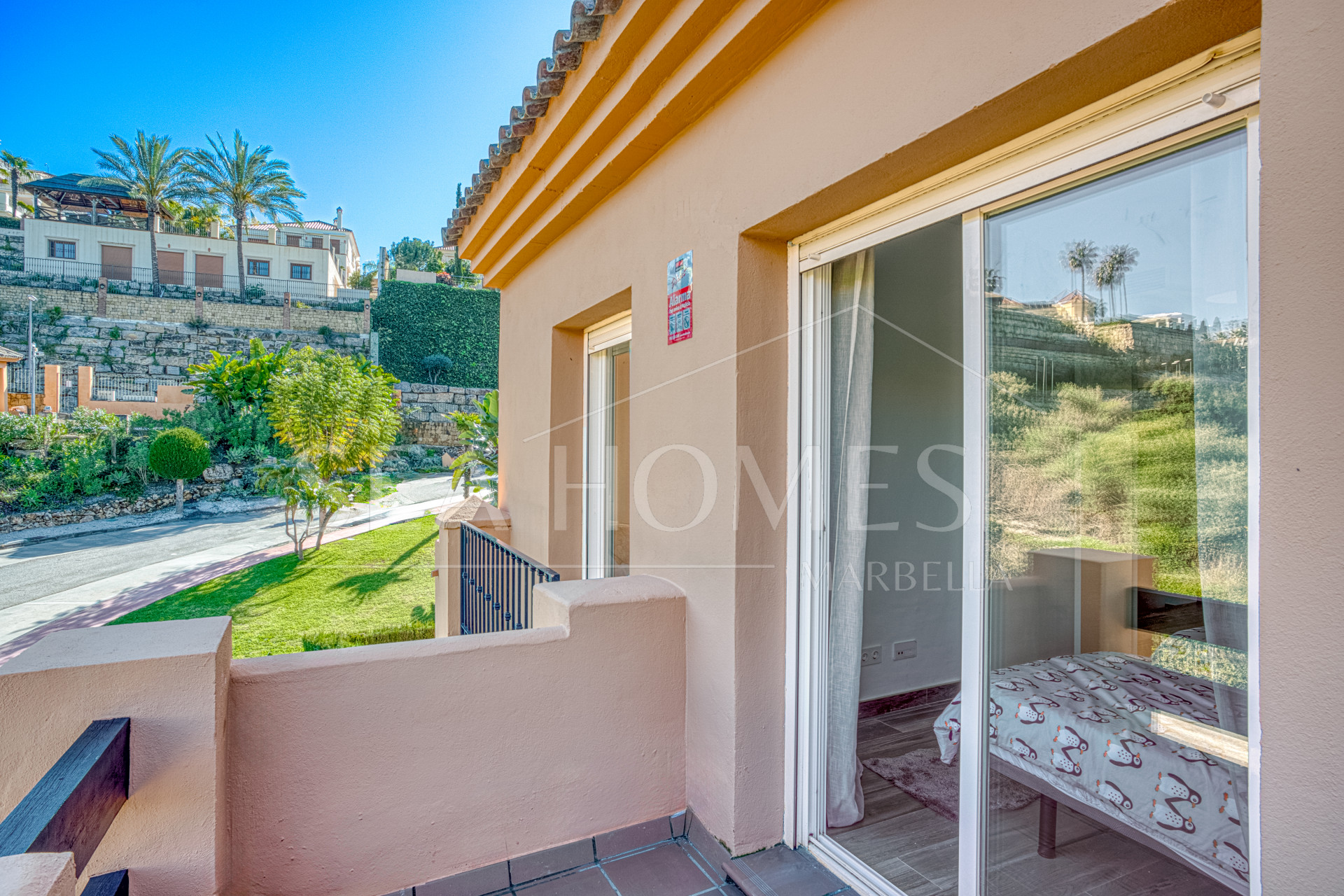 Incredible four bedroom, south west facing townhouse in the gated community, Paraiso Bellevue