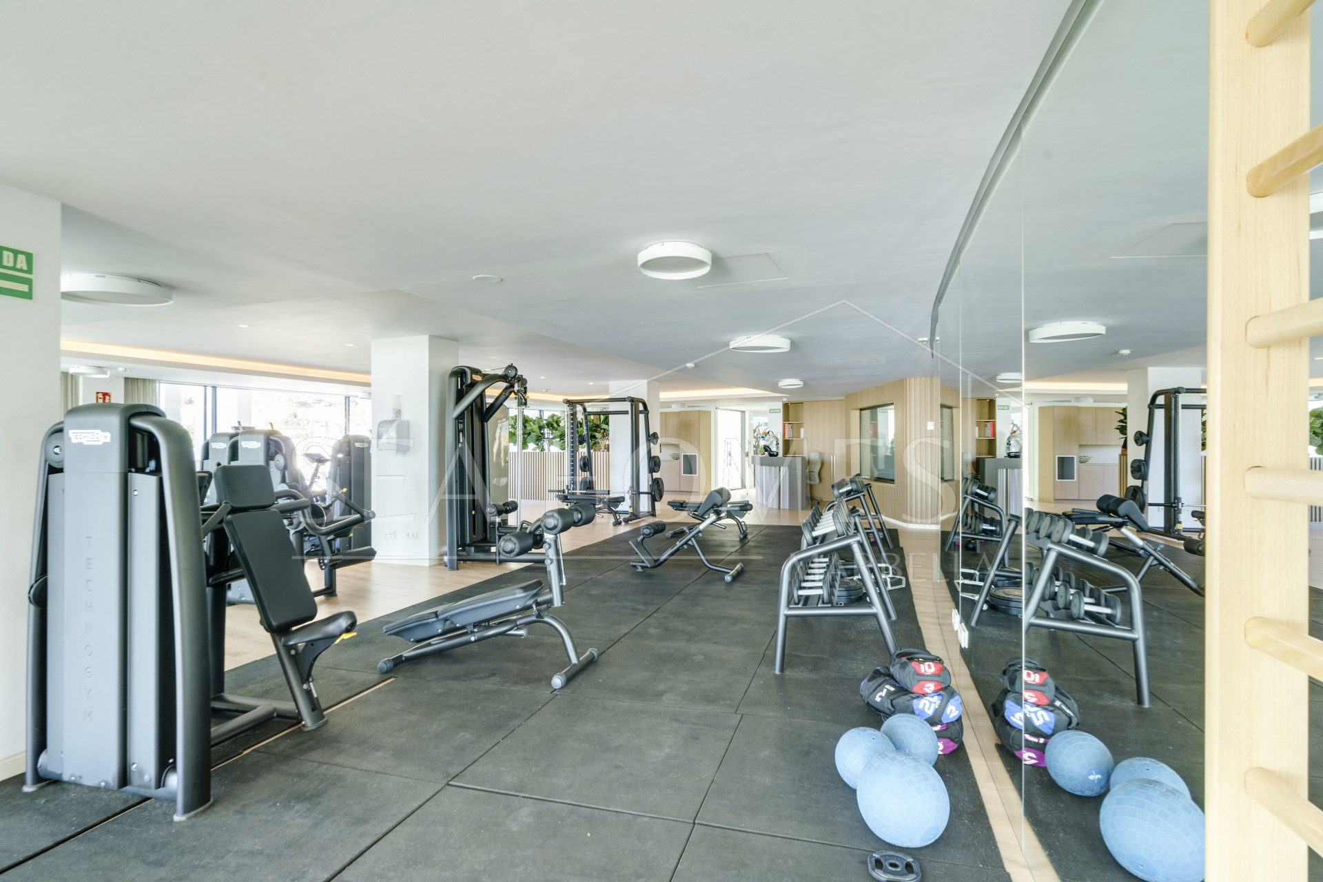 Beautiful two bedroom, south east facing apartment located in the exclusive Urbanisation Palo Alto