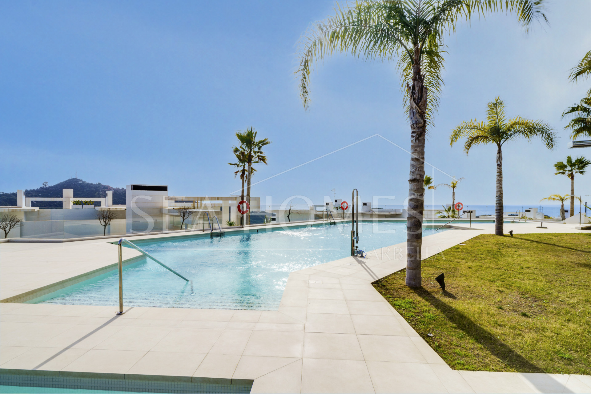 Beautiful two bedroom, south east facing apartment located in the exclusive Urbanisation Palo Alto