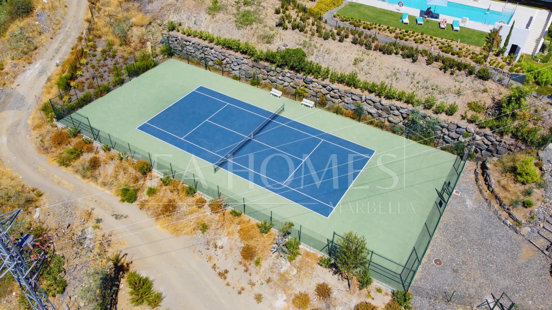 Beautiful two bedroom, south east facing apartment located in the exclusive Urbanisation Palo Alto