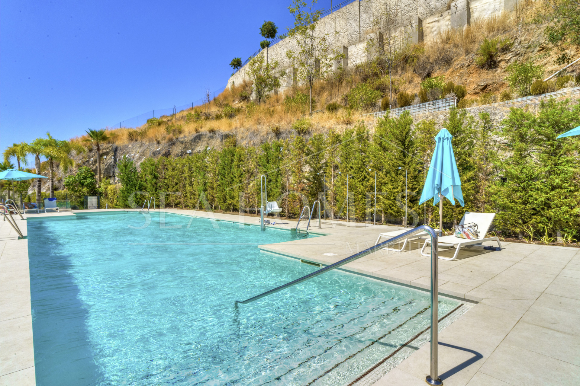 Beautiful two bedroom, south east facing apartment located in the exclusive Urbanisation Palo Alto