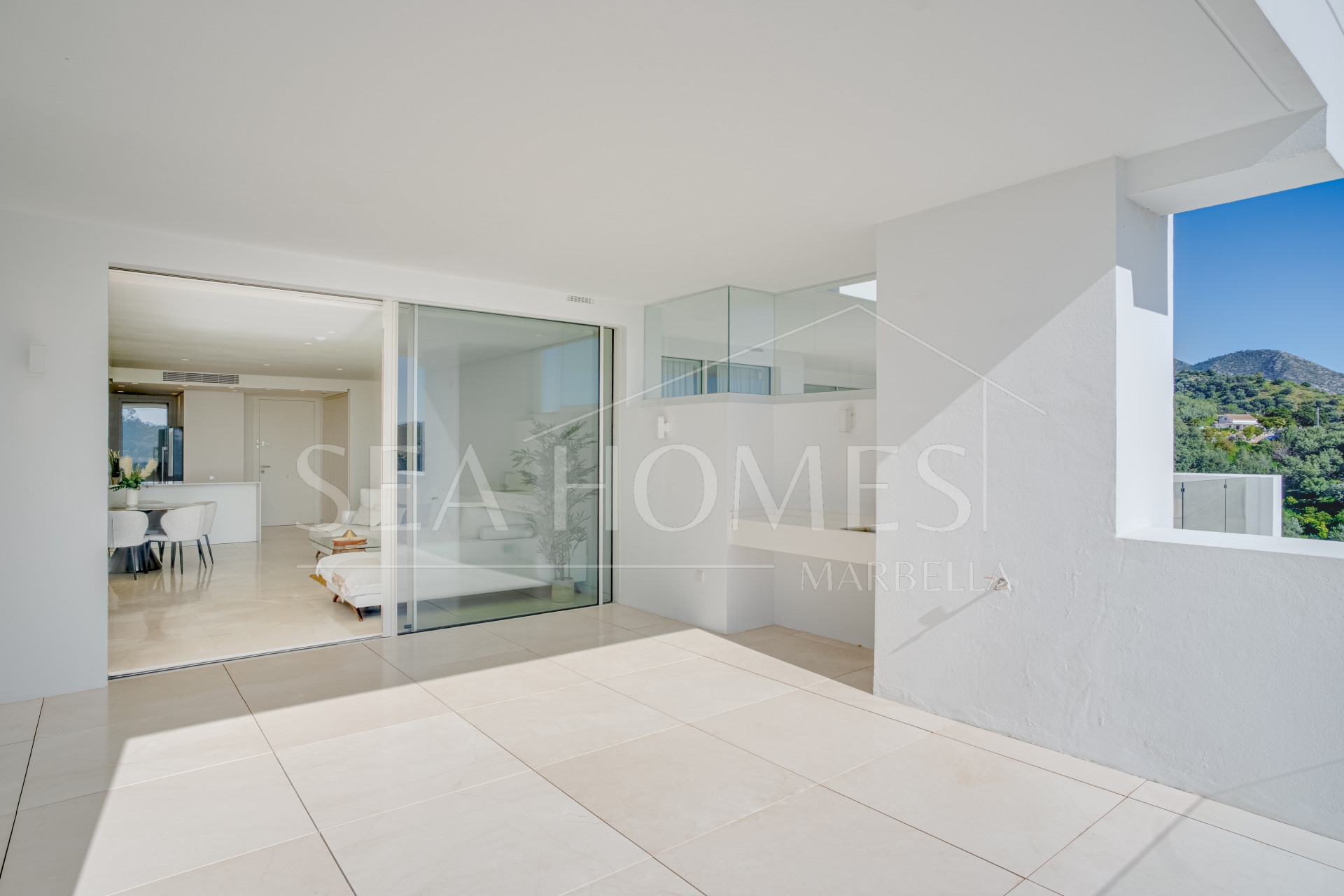 Beautiful two bedroom, south east facing apartment located in the exclusive Urbanisation Palo Alto