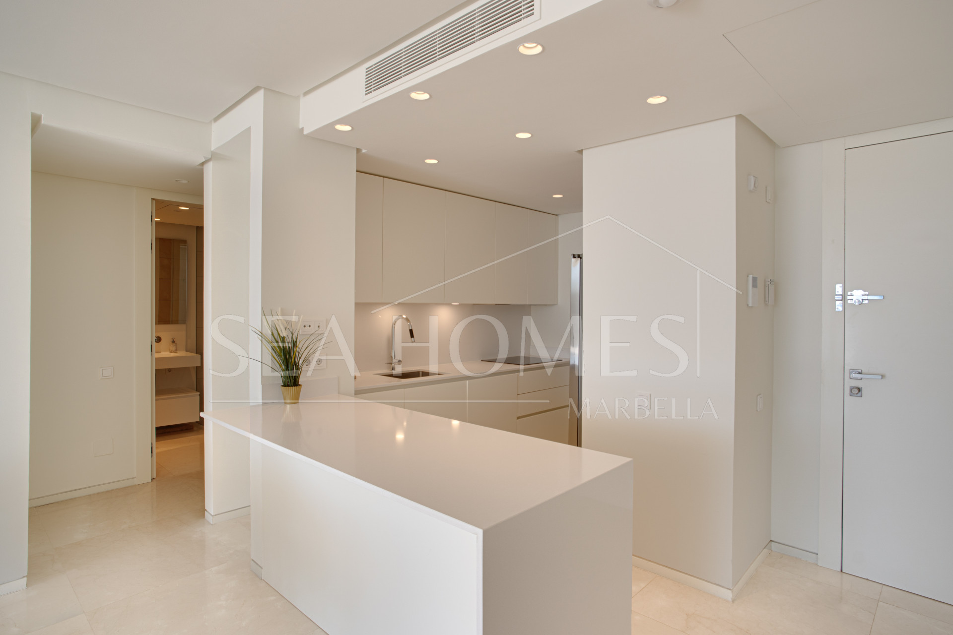 Beautiful two bedroom, south east facing apartment located in the exclusive Urbanisation Palo Alto