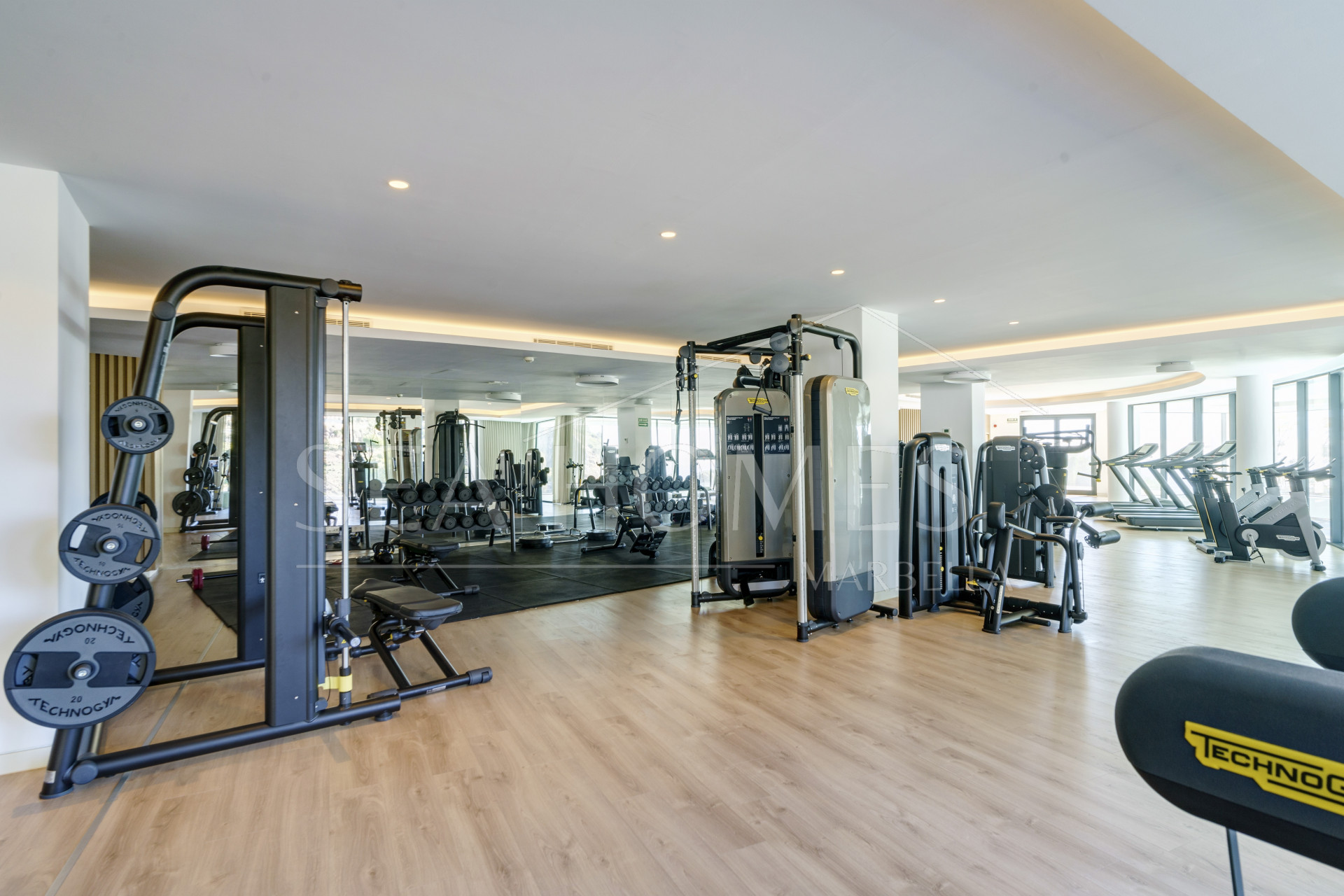 Beautiful two bedroom, south east facing apartment located in the exclusive Urbanisation Palo Alto