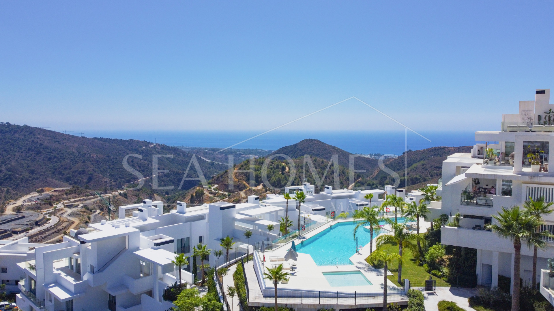 Beautiful two bedroom, south east facing apartment located in the exclusive Urbanisation Palo Alto