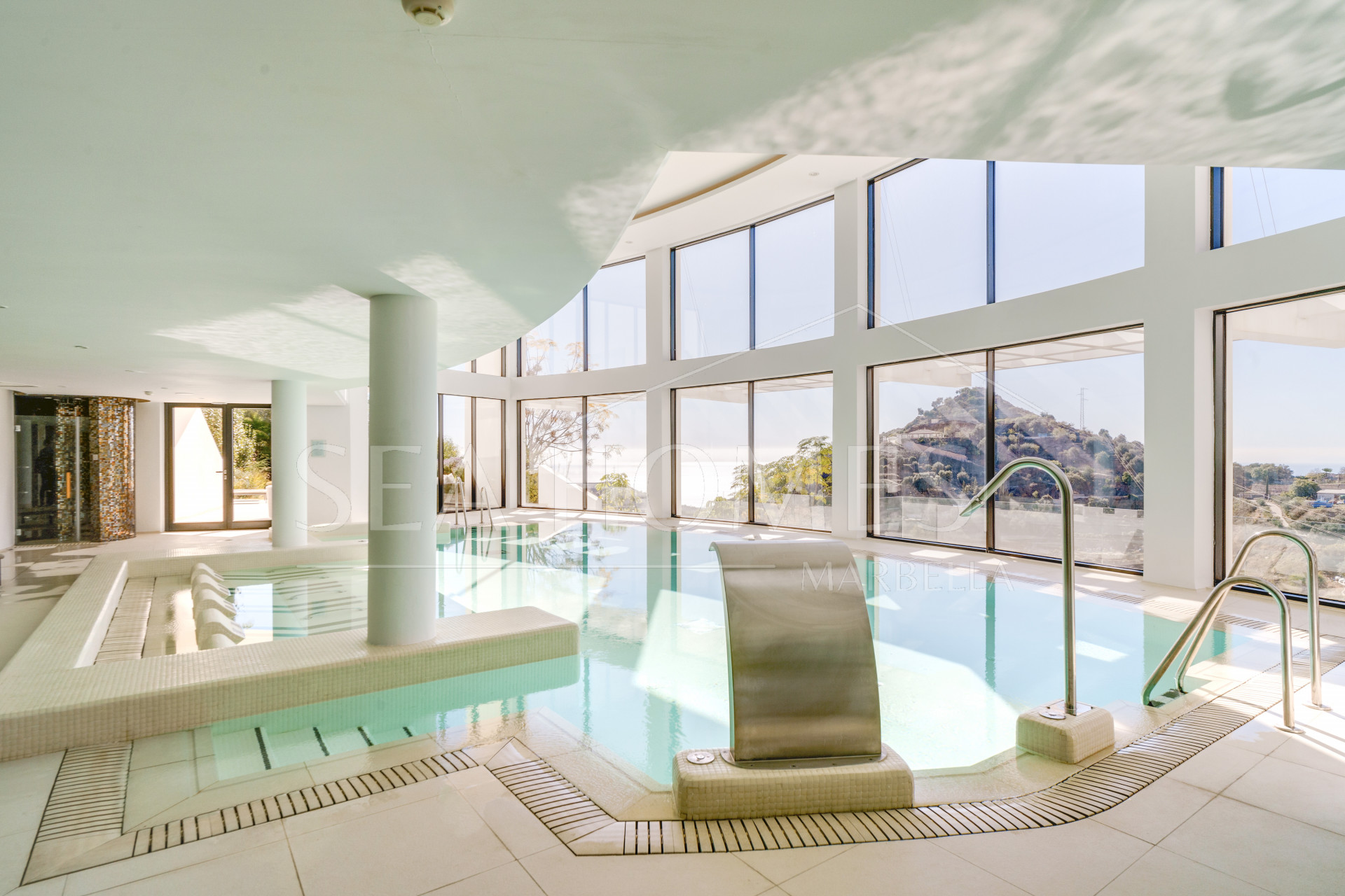 Beautiful two bedroom, south east facing apartment located in the exclusive Urbanisation Palo Alto