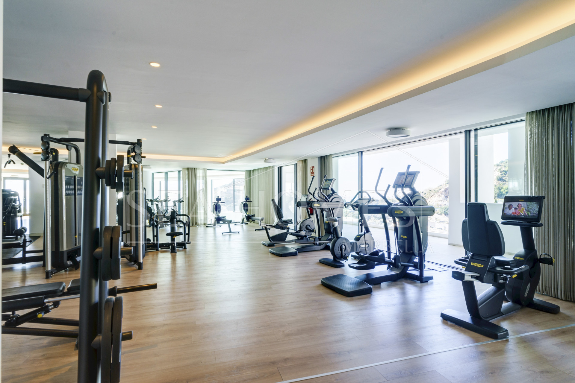 Beautiful two bedroom, south east facing apartment located in the exclusive Urbanisation Palo Alto