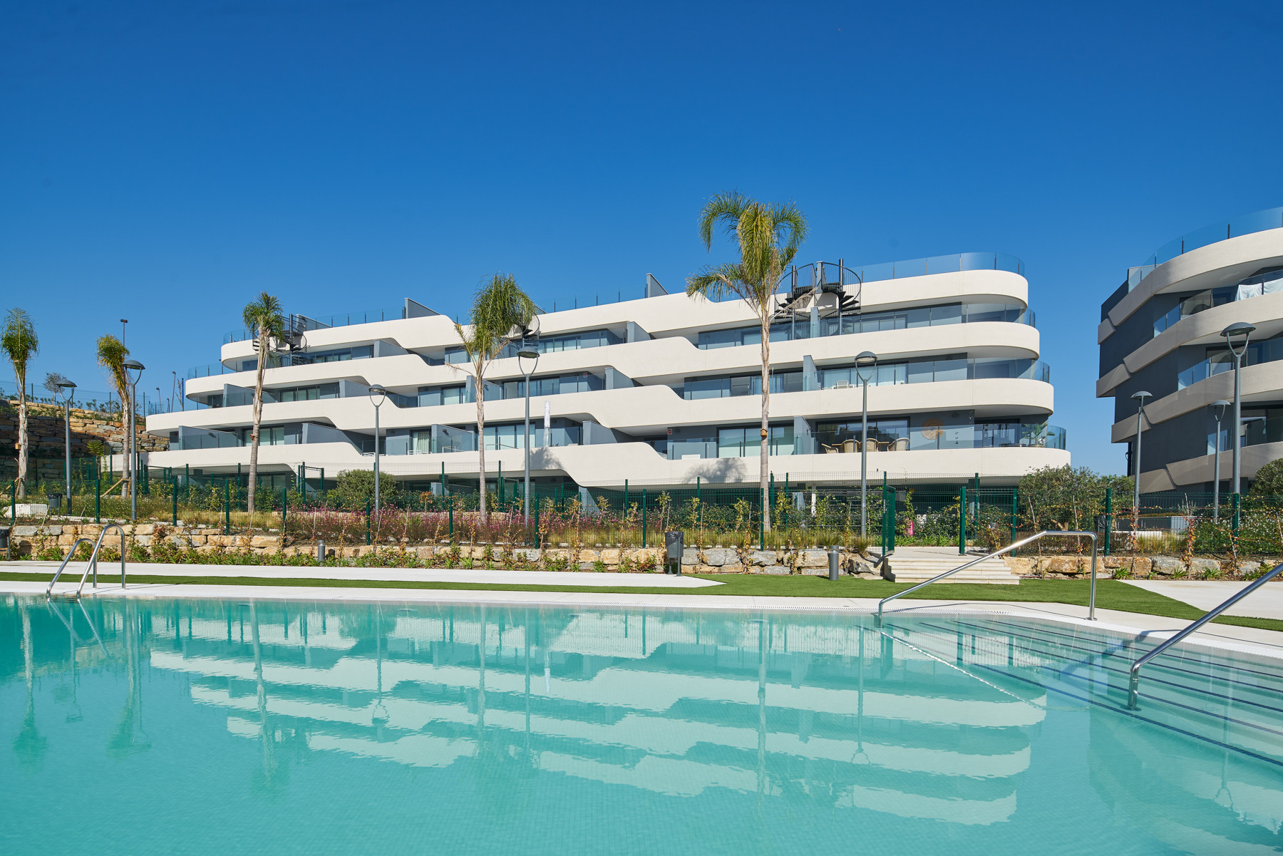 Beautiful two bedroom penthouse with solarium on the new Golden Mile, Estepona