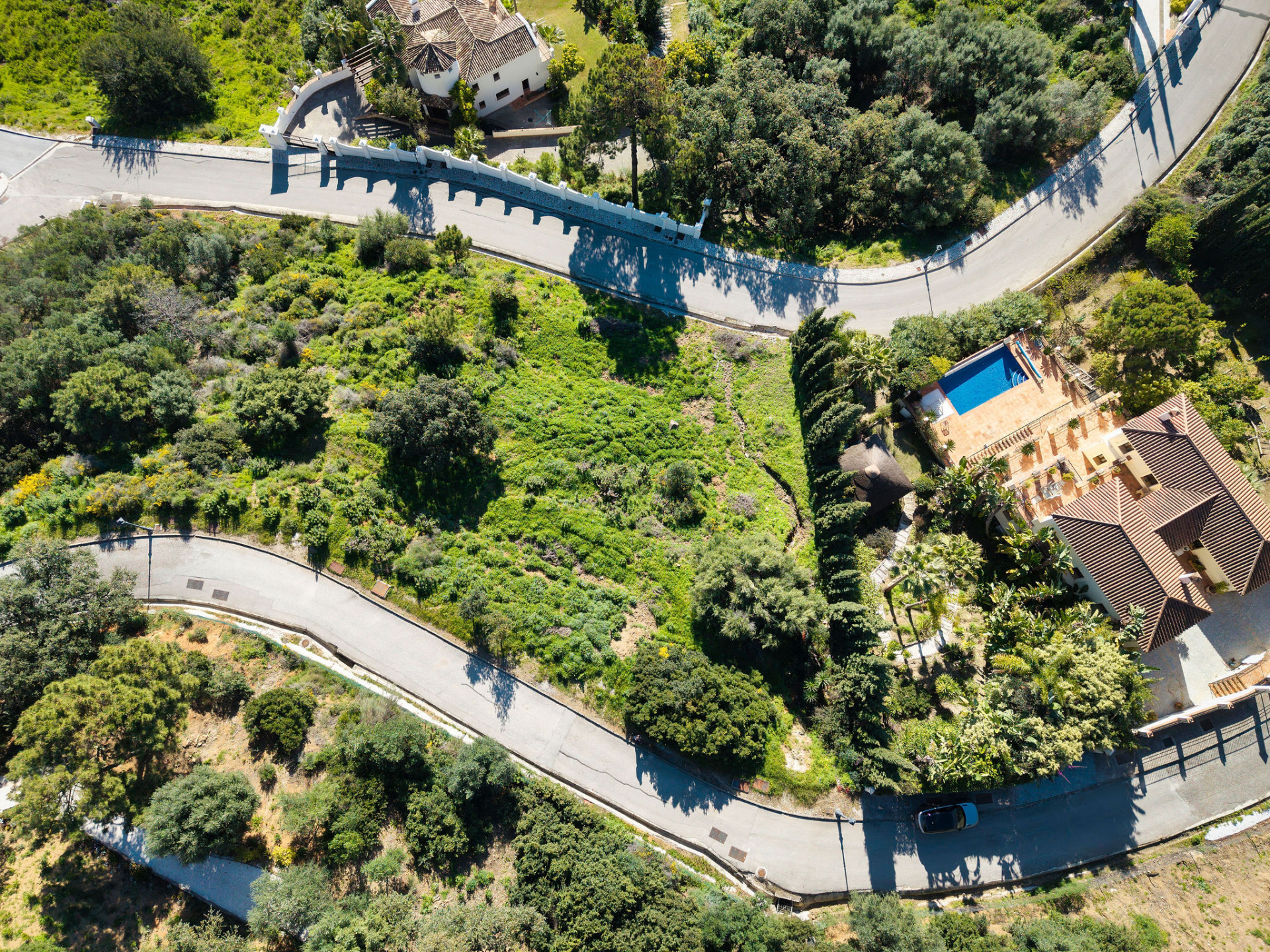 Beautiful plot with project located in the prestigious gated community of Monte Mayor, Benahavis