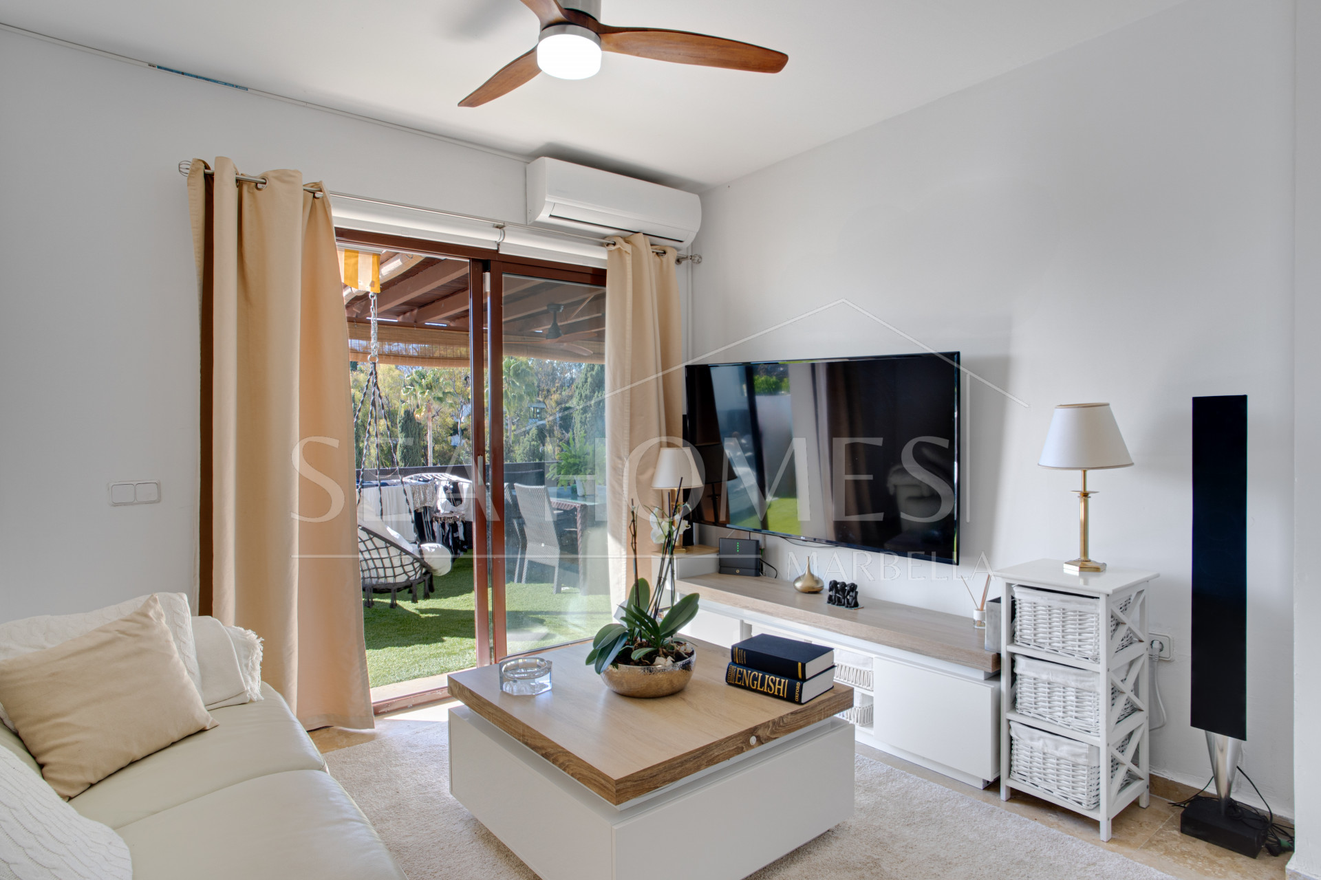 Beautiful south-west facing apartment in the gated and well-established community of Coto Real, Marbella.