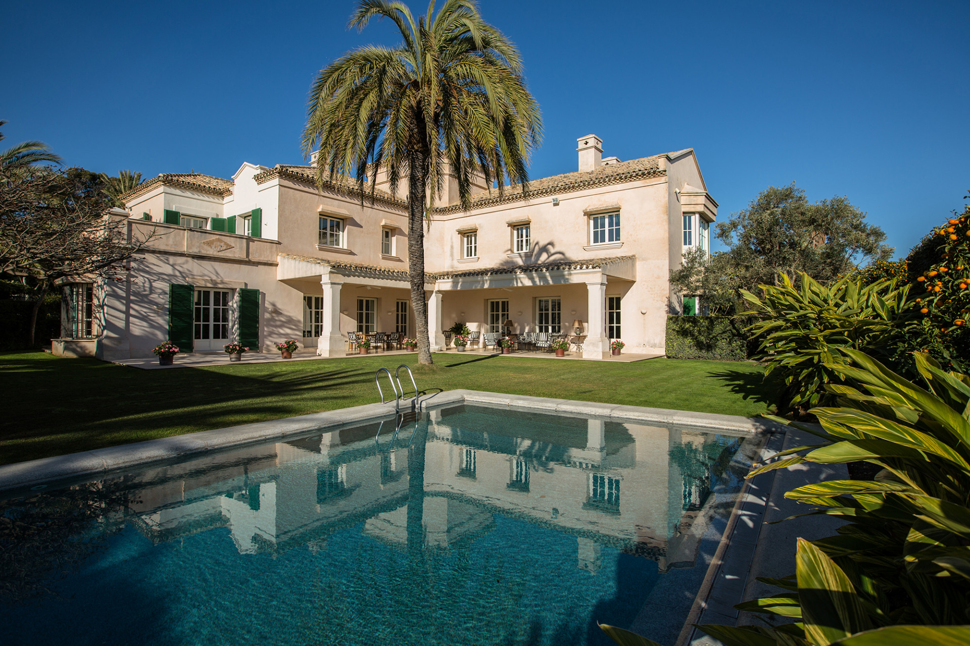 Exceptional seven bedroom beachfront villa in Los Monteros, Marbella East