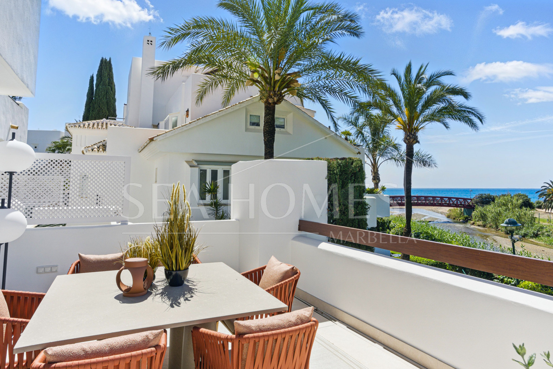 Luxury three bedroom, south west facing, first floor apartment in one of the most exclusive frontline beach communities Palm Beach, Los Monteros