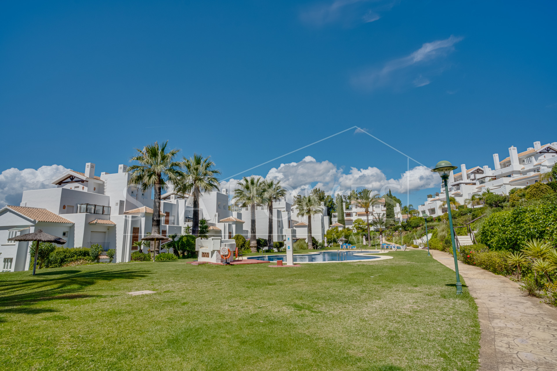 Luxury three bedroom, south west facing, first floor apartment in one of the most exclusive frontline beach communities Palm Beach, Los Monteros