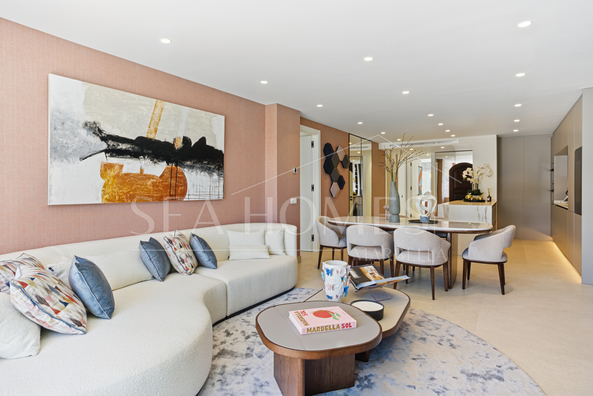 Luxury three bedroom, south west facing, first floor apartment in one of the most exclusive frontline beach communities Palm Beach, Los Monteros