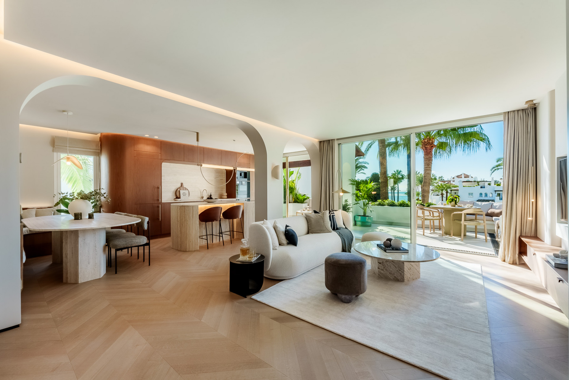 Luxury, beachside three bedroom duplex penthouse located in Alcazaba Beach, Estepona.