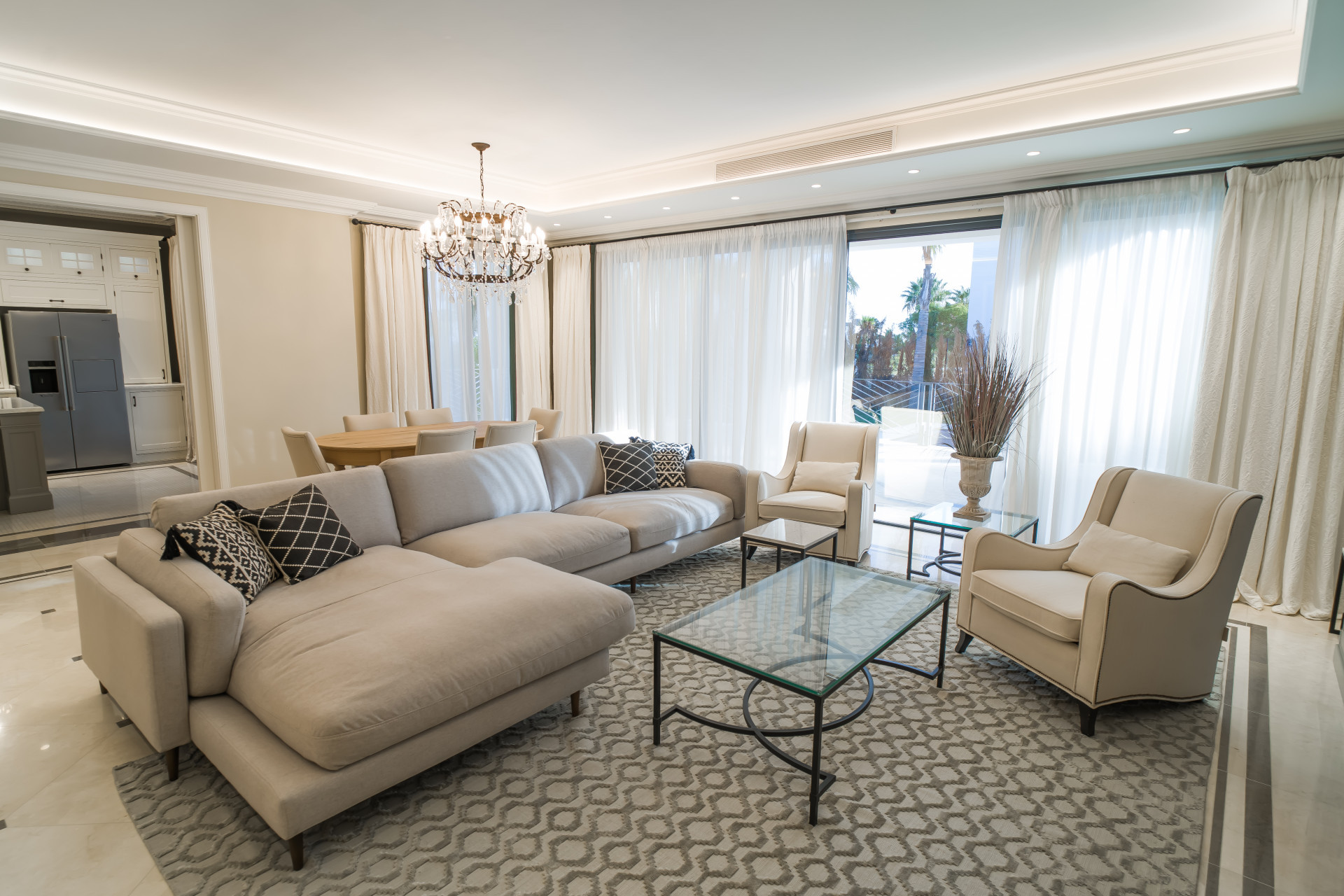 Beautiful, six bedroom Villa located in Los Flamingos, Benahavis