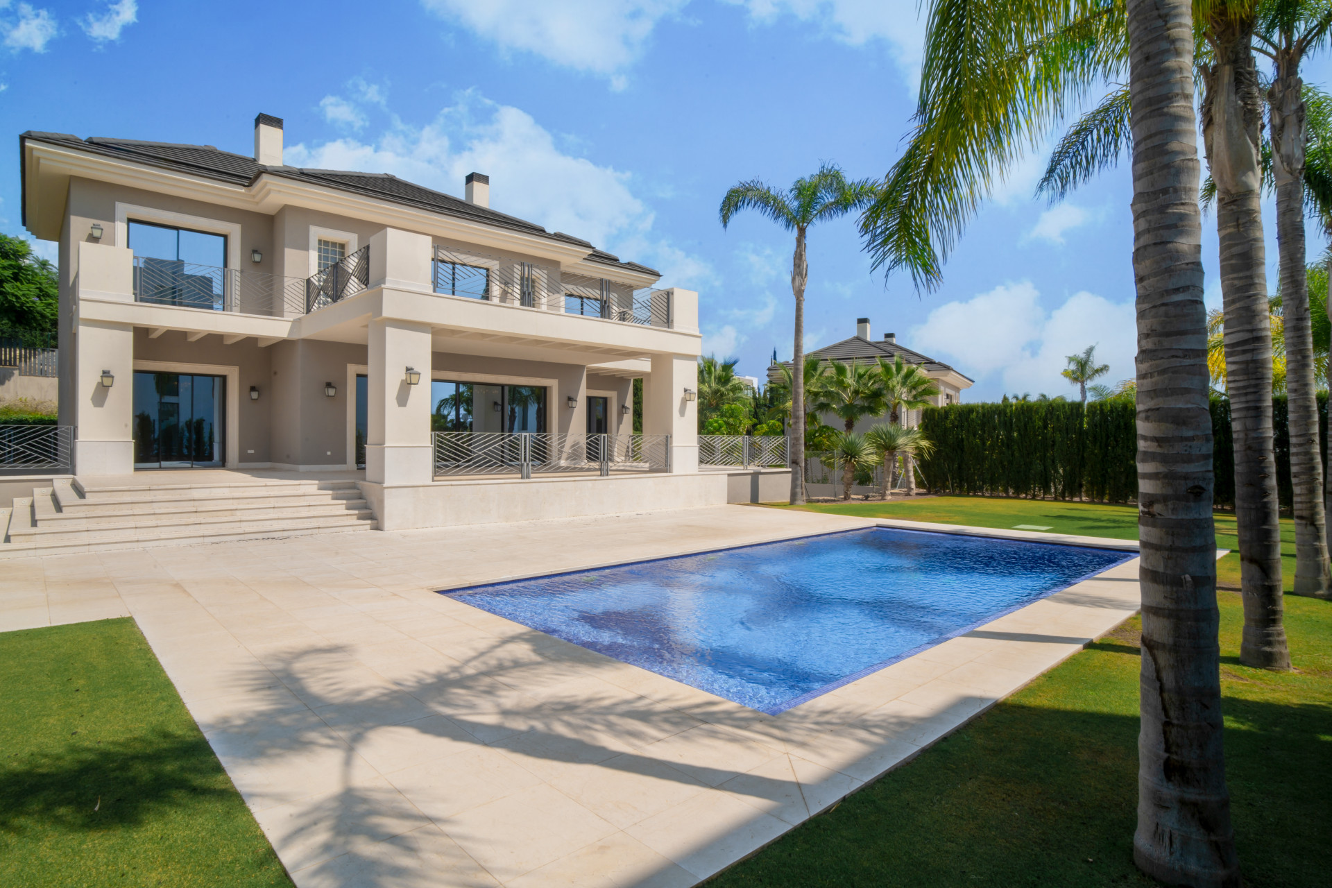 Beautiful, six bedroom Villa located in Los Flamingos, Benahavis